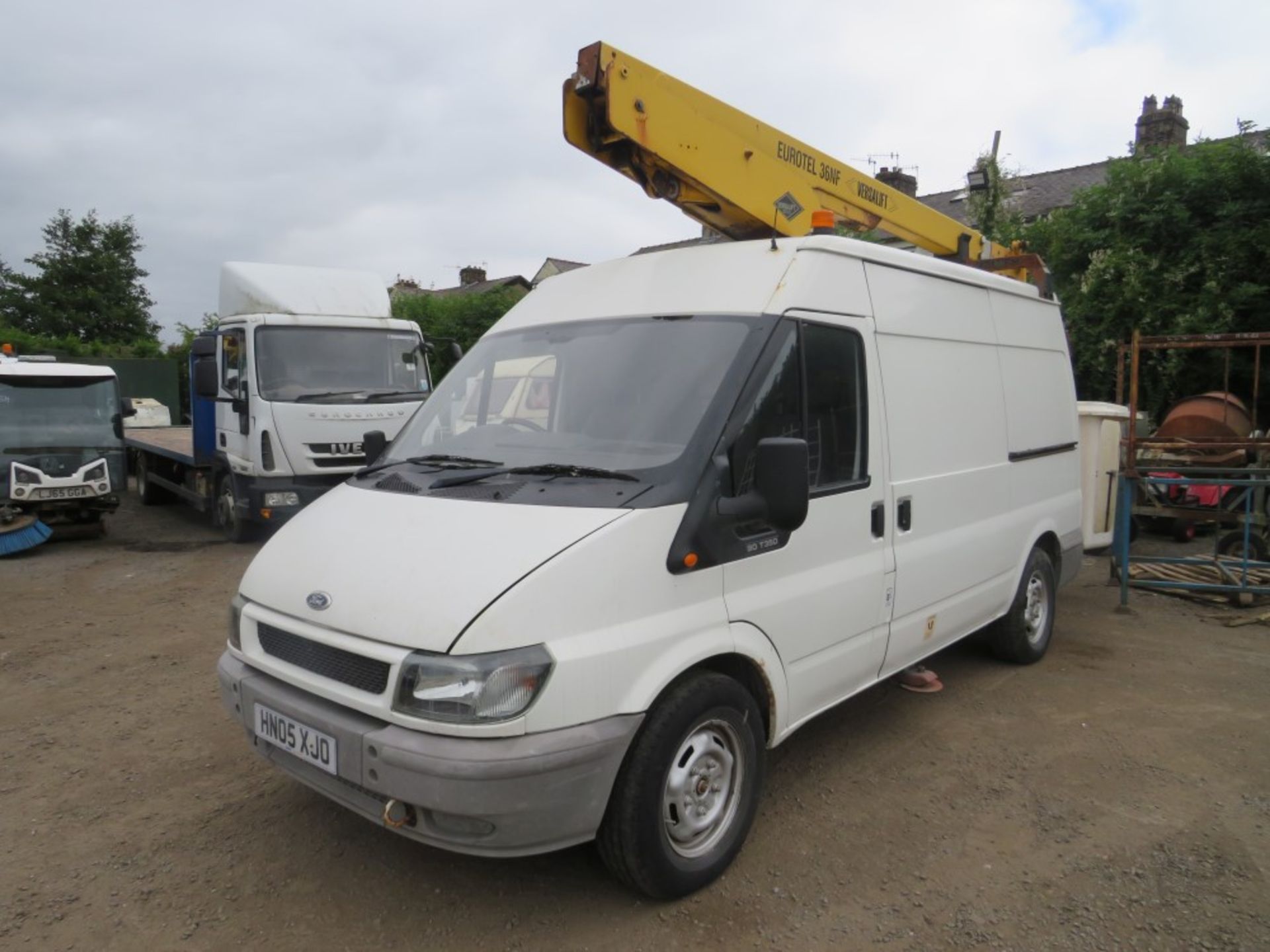 05 reg FORD TRANSIT 350 MWB CHERRY PICKER (NON RUNNER) 1ST REG 05/05, 132758M, V5 HERE, 2 FORMER - Image 2 of 7