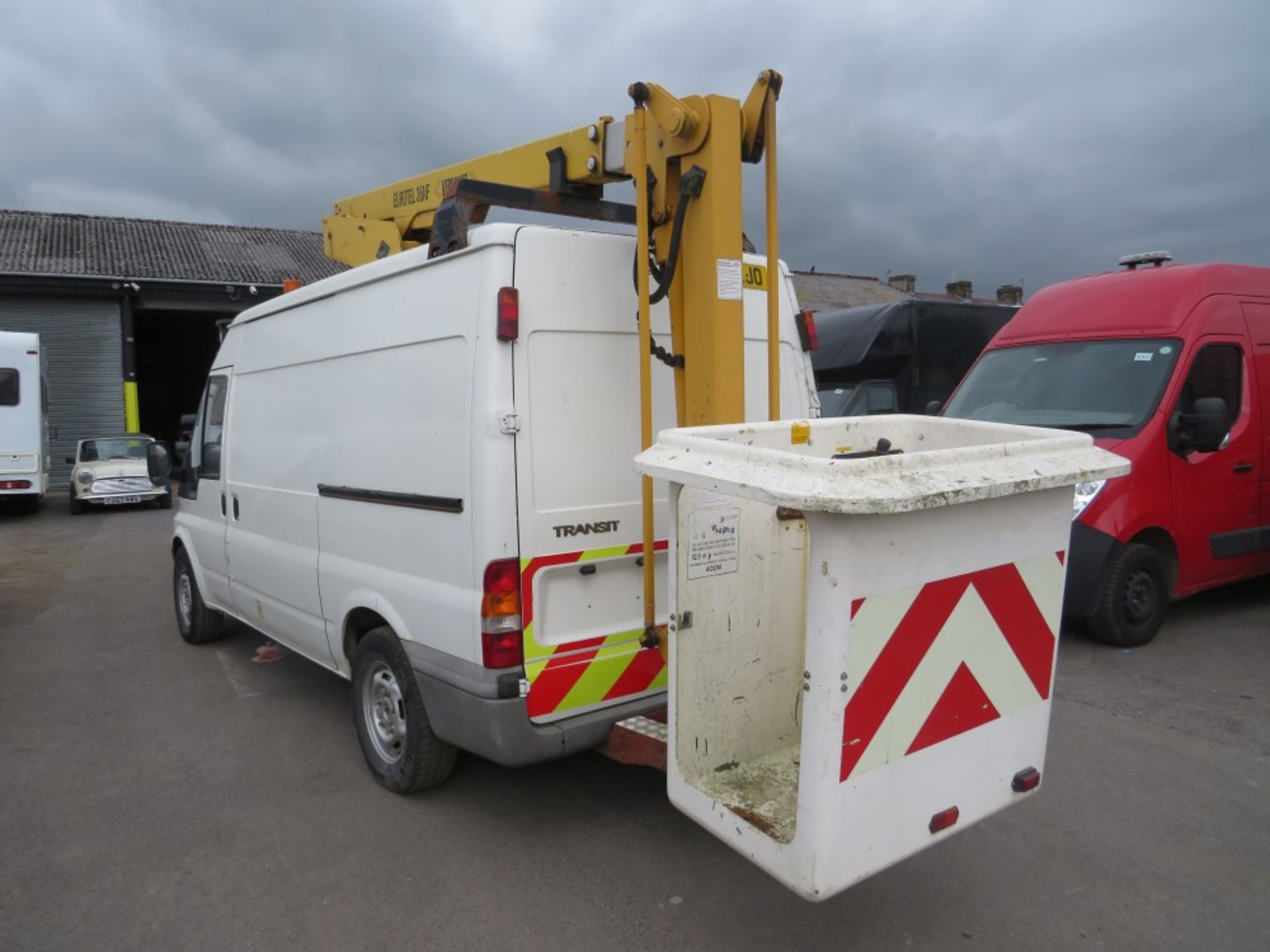 05 reg FORD TRANSIT 350 MWB CHERRY PICKER (NON RUNNER) 1ST REG 05/05, 132758M, V5 HERE, 2 FORMER - Image 3 of 7