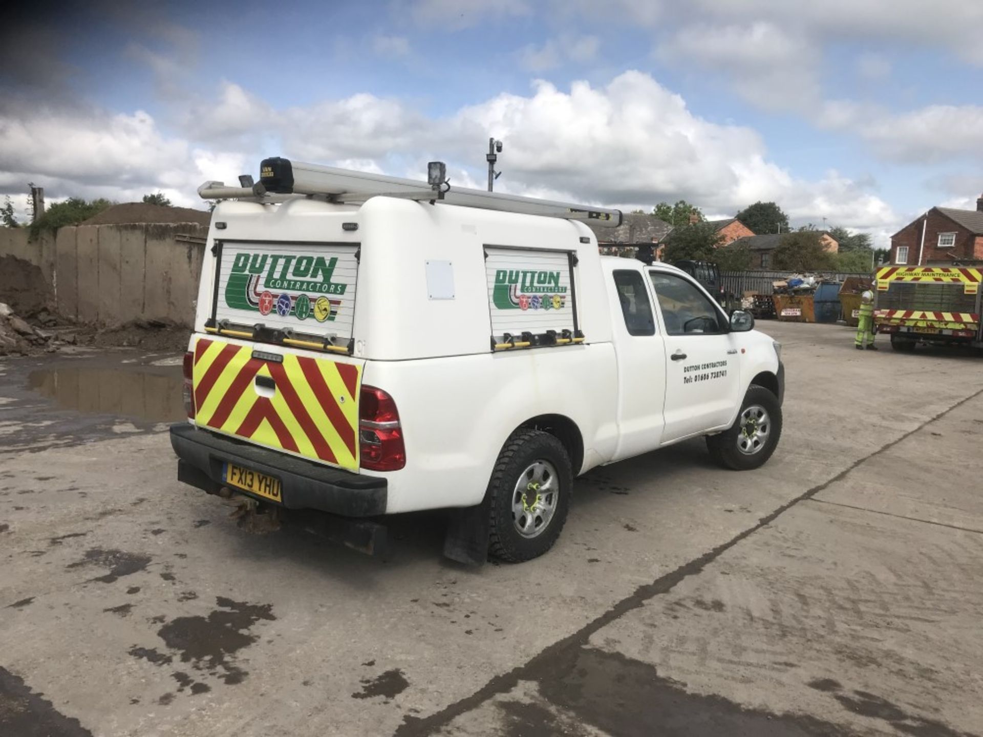 13 reg TOYOTA HILUX KING CAB PICKUP, 1ST REG 03/13, TEST 03/22, 123381M, V5 HERE, 2 FORMER KEEPERS - Image 3 of 13