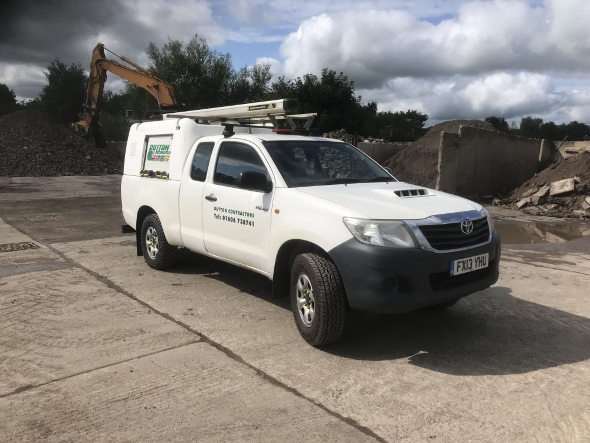 13 reg TOYOTA HILUX KING CAB PICKUP, 1ST REG 03/13, TEST 03/22, 123381M, V5 HERE, 2 FORMER KEEPERS - Image 2 of 13