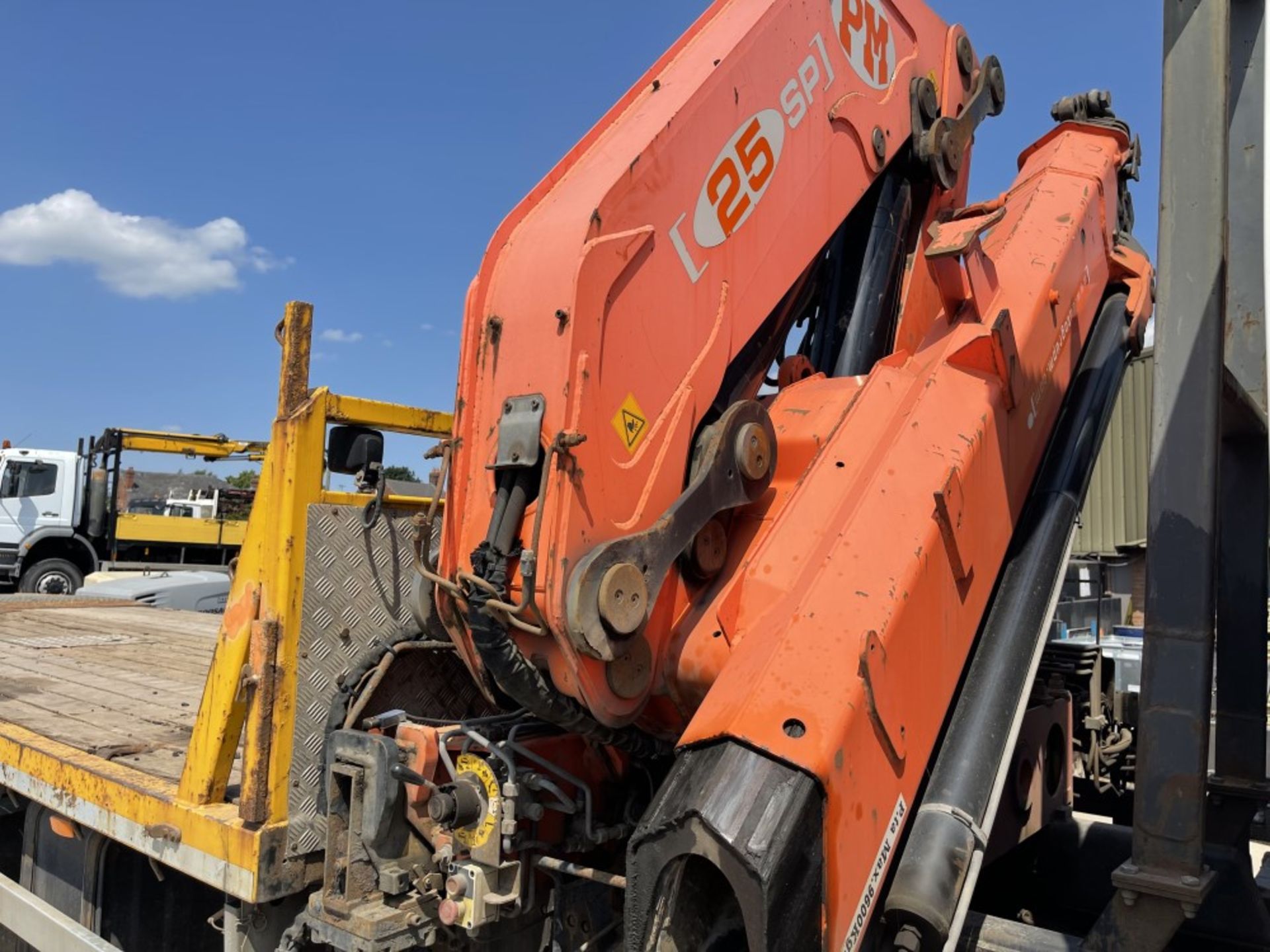 10 reg MAN 26.320 6WHL BEAVER TAIL PLANT WAGON C/W PALFINGER CRANE & WIRELSS REMOTE CONTROL - Image 6 of 10