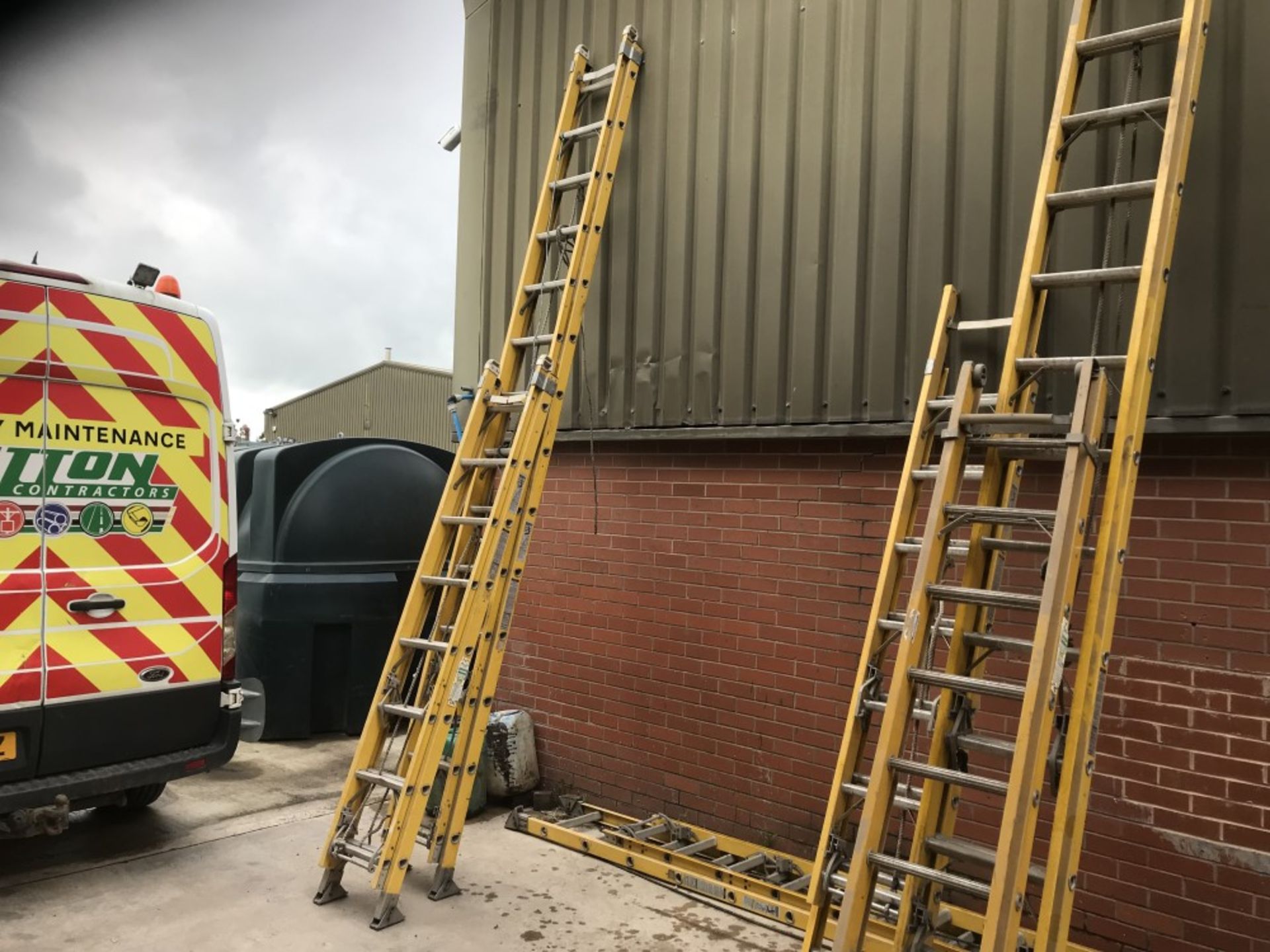 insulated extension ladders 1no 14 rung 1no 8 rung