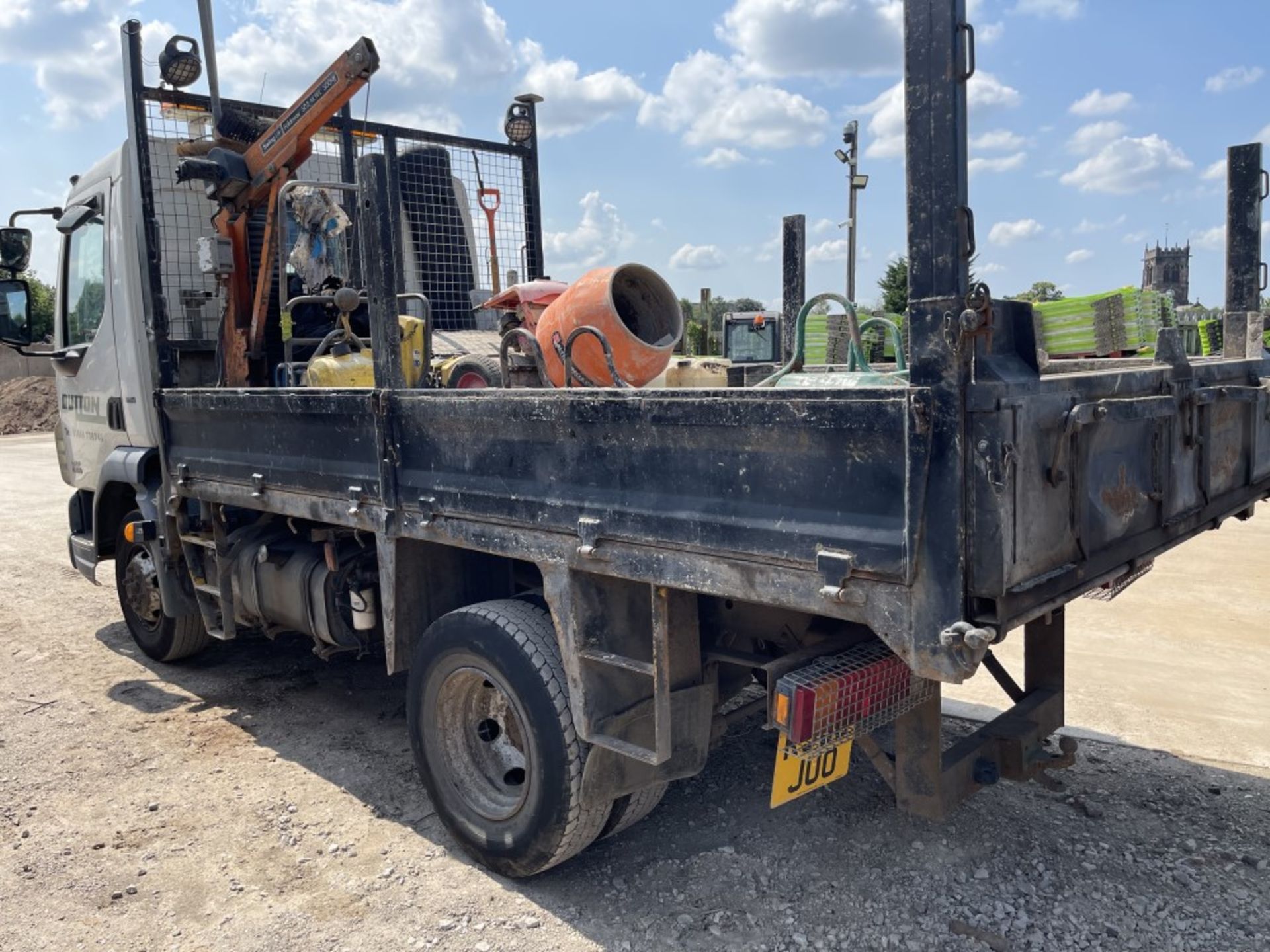 08 reg DAF FA LF45.160 7.5 TON TIPPER (CONTENTS NOT INCLUDED IN SALE) 1ST REG 05/08, TEST 09/21, - Image 3 of 6