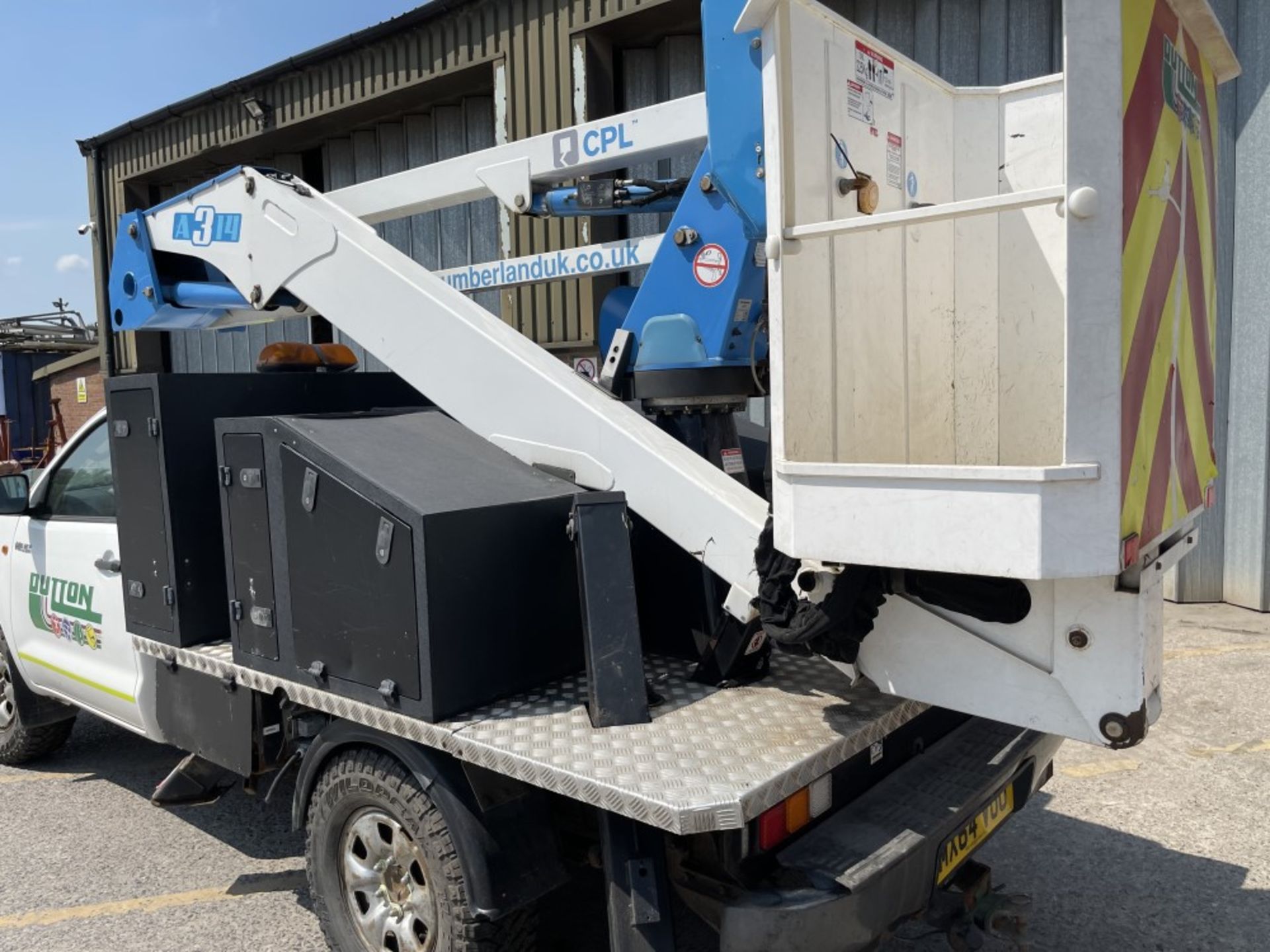 64 reg TOYOTA HILUX C/W A314 CHERRY PICKER, 1ST REG 09/14, TEST 07/22, 68332M, V5 HERE, 1 FORMER - Image 4 of 6