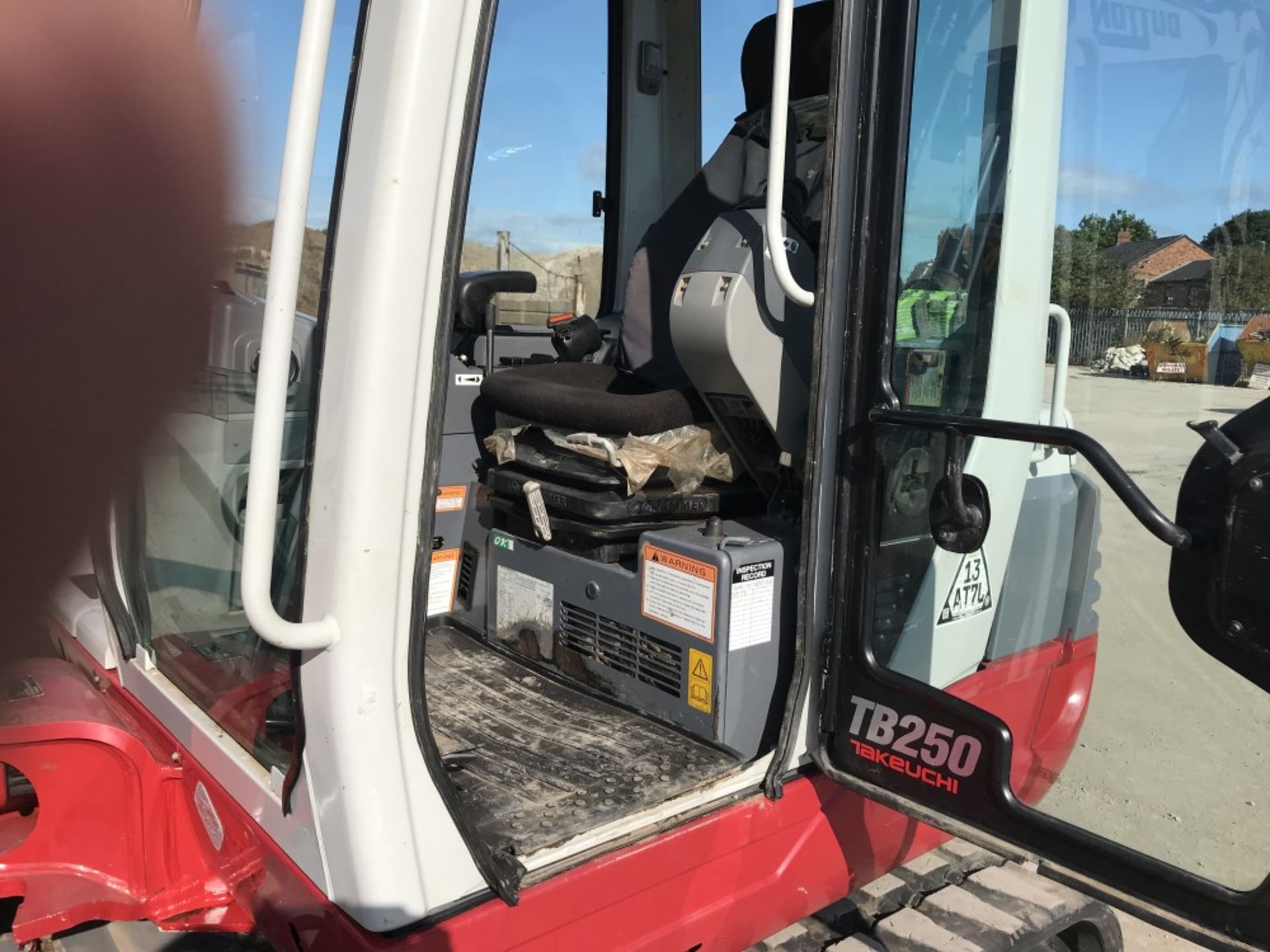 2019 TAKEUCHI TB250 DIGGER, AIR CON - Image 5 of 11