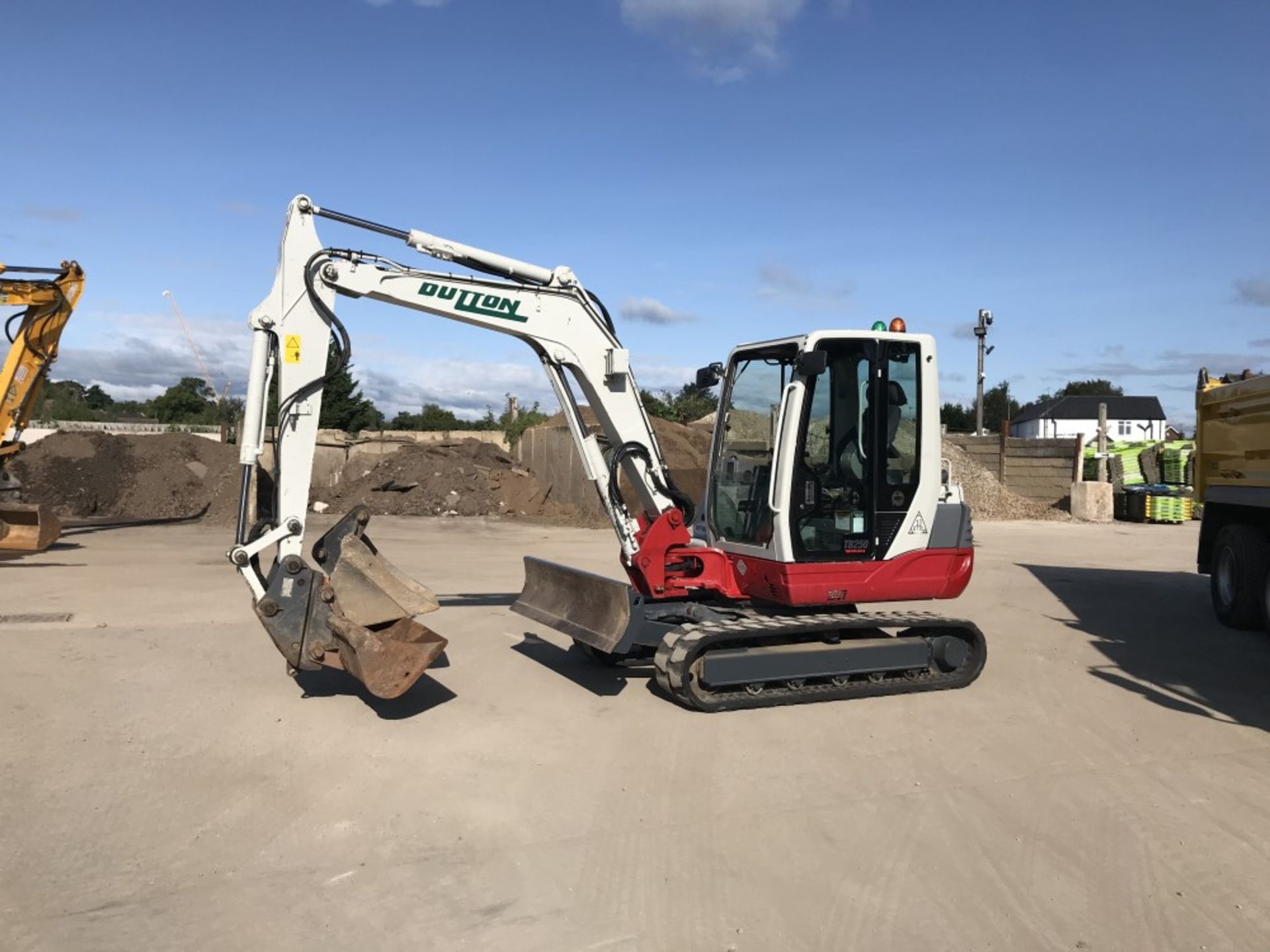 2019 TAKEUCHI TB250 DIGGER, AIR CON