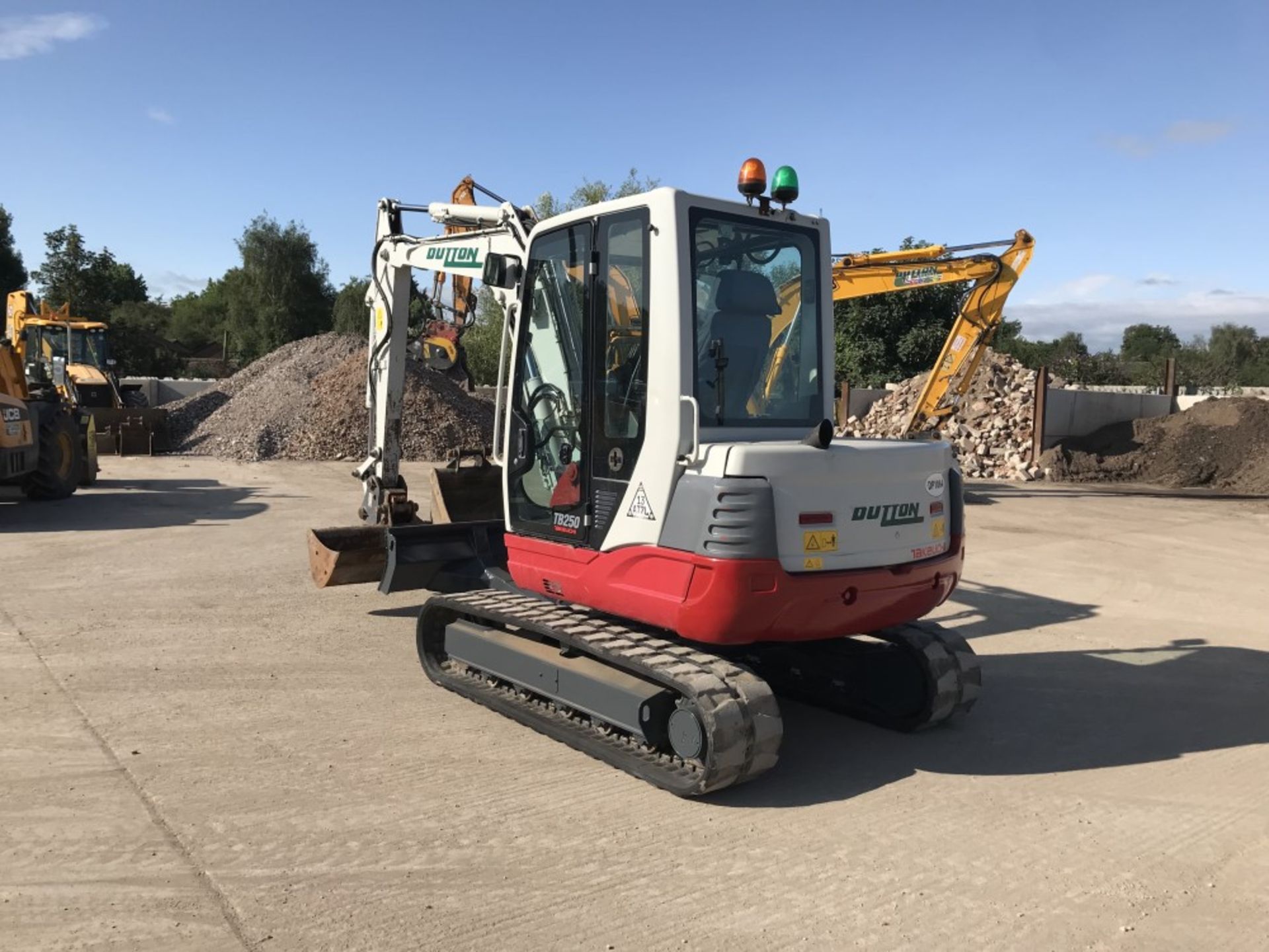 2019 TAKEUCHI TB250 DIGGER, AIR CON - Image 4 of 11