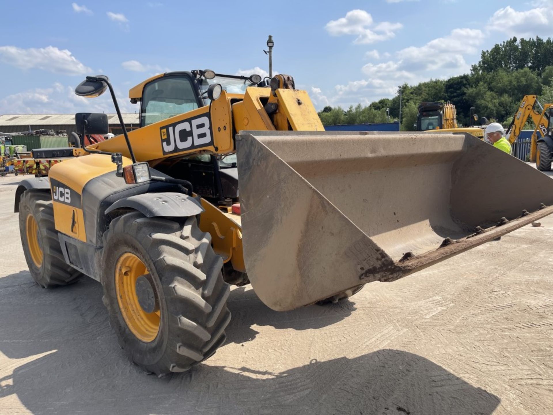 10 reg JCB 536-60 AGRI SUPER, 1ST REG 04/10, 8145 HOURS, V5 HERE, 1 FORMER KEEPER - Image 2 of 8