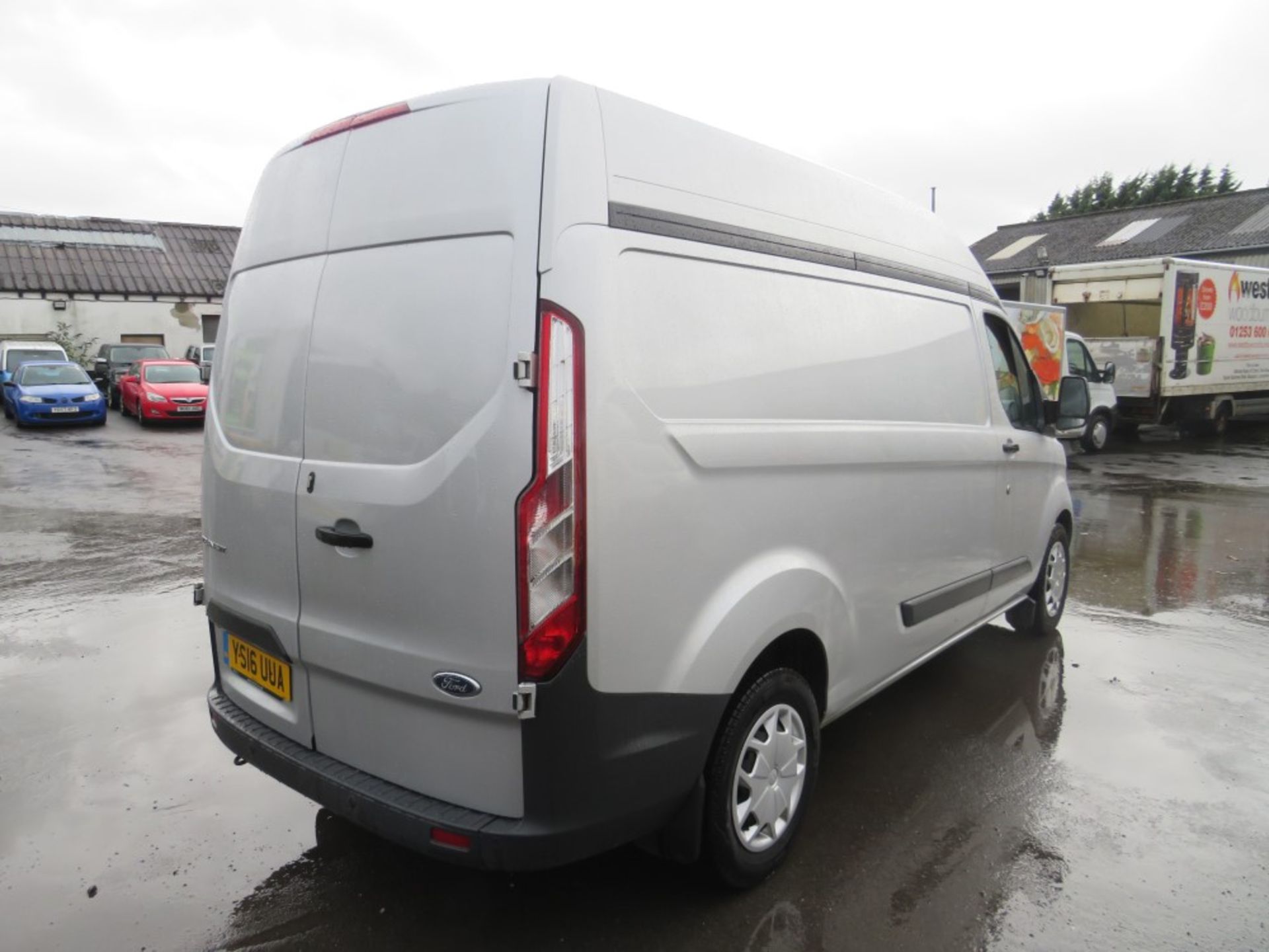 16 reg FORD TRANSIT CUSTOM 330 TREND L2H2, AIR CON, CRUISE CONTROL, ELECTRIC PACK, FRONT FOGS, - Image 4 of 7