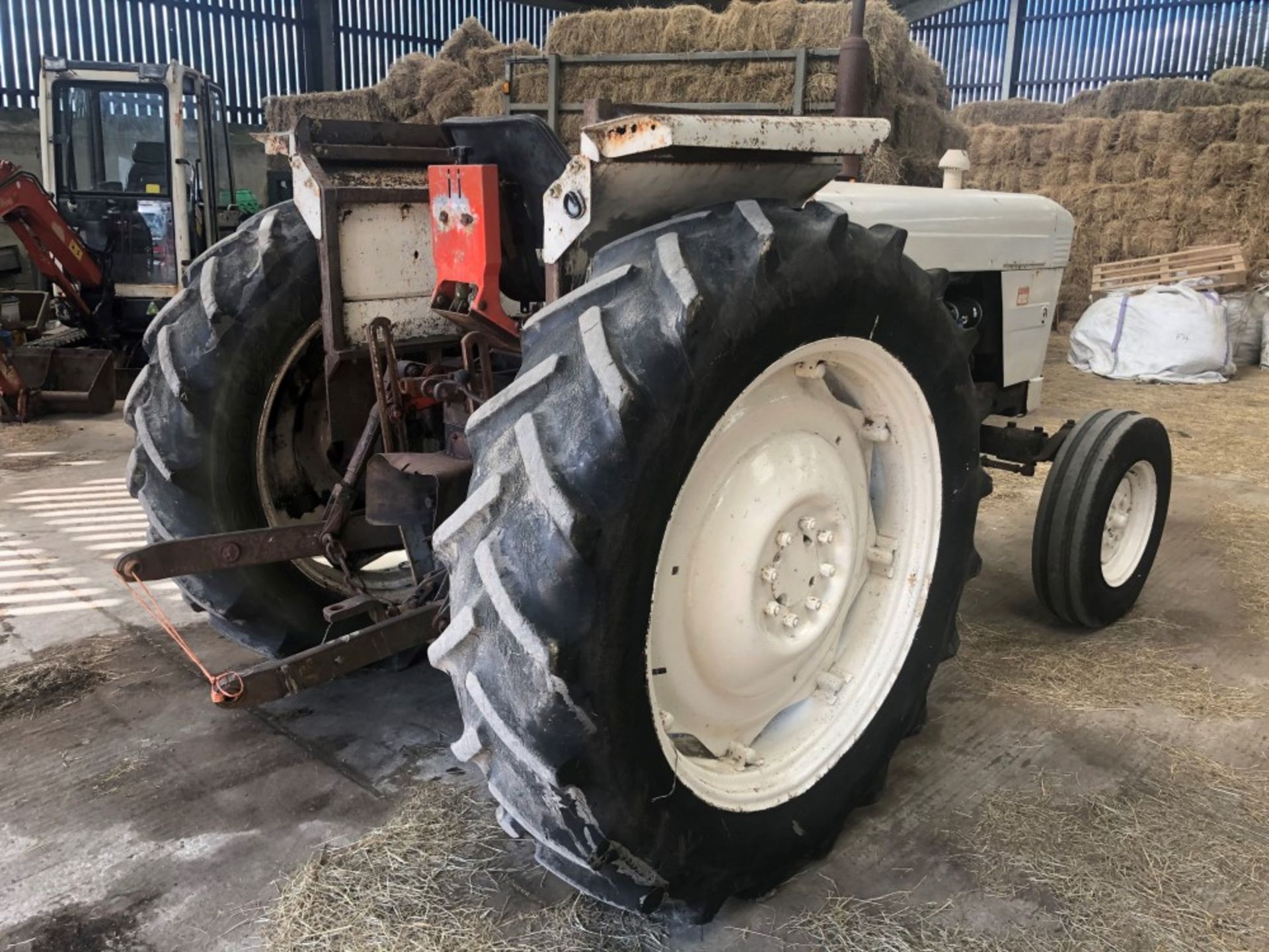 DAVID BROWN 990 TRACTOR (LOCATION EDENFIELD) 5825 HOURS NOT WARRANTED (RING FOR COLLECTION - Image 2 of 5