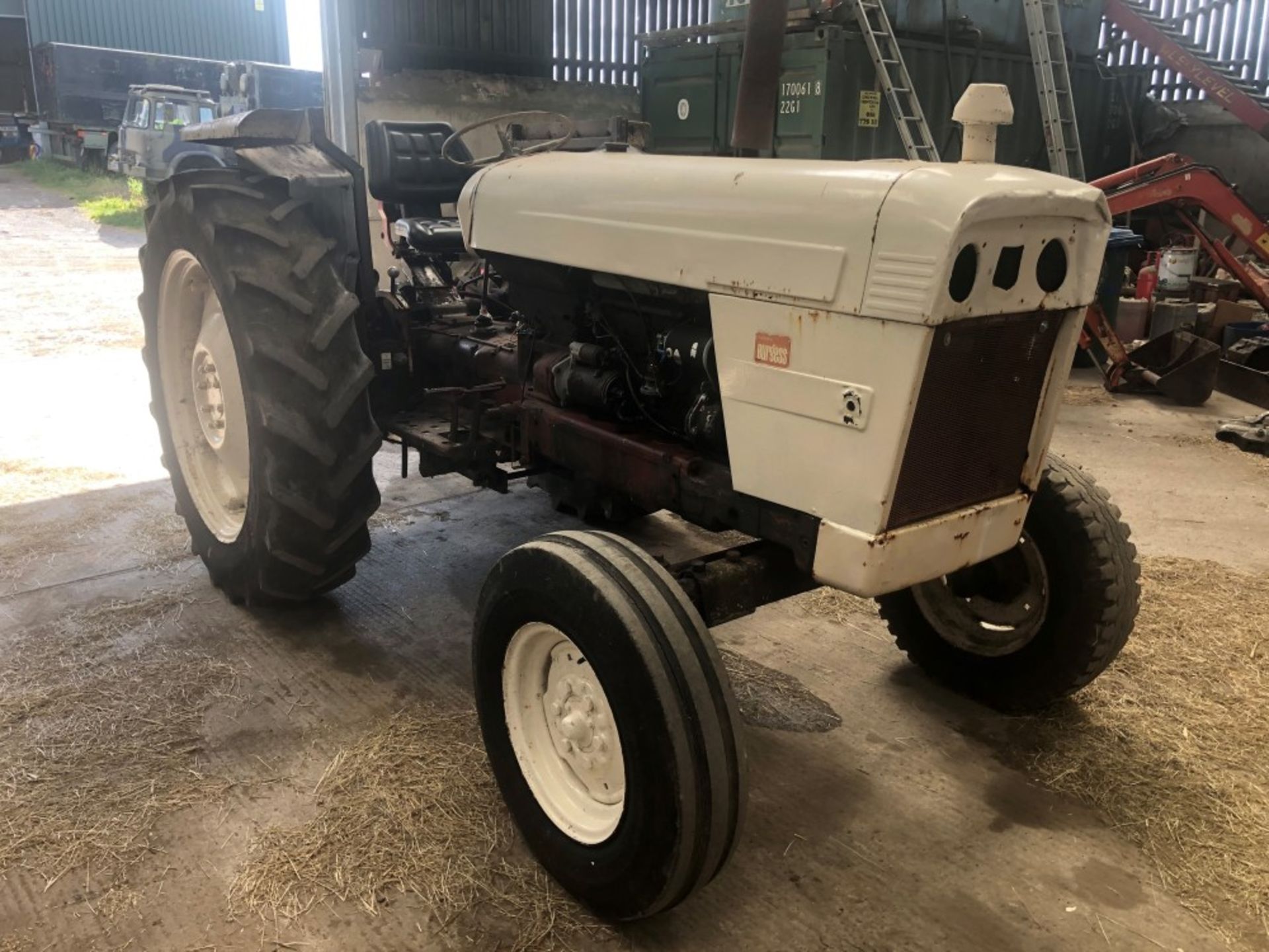 DAVID BROWN 990 TRACTOR (LOCATION EDENFIELD) 5825 HOURS NOT WARRANTED (RING FOR COLLECTION - Image 3 of 5