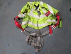 SAFETY HARNESS & HI-VIS [NO VAT]