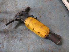 ATLAS COPCO 27KG H/D BREAKER (DIRECT HIRE CO) [+ VAT]