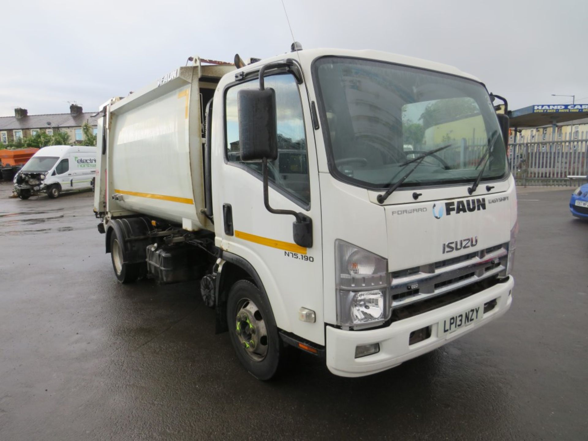 13 reg IZUZU FORWARD N75.190 REFUSE WAGON (RUNS FOR LOADING ONLY) (DIRECT COUNCIL) 1ST REG 08/13,