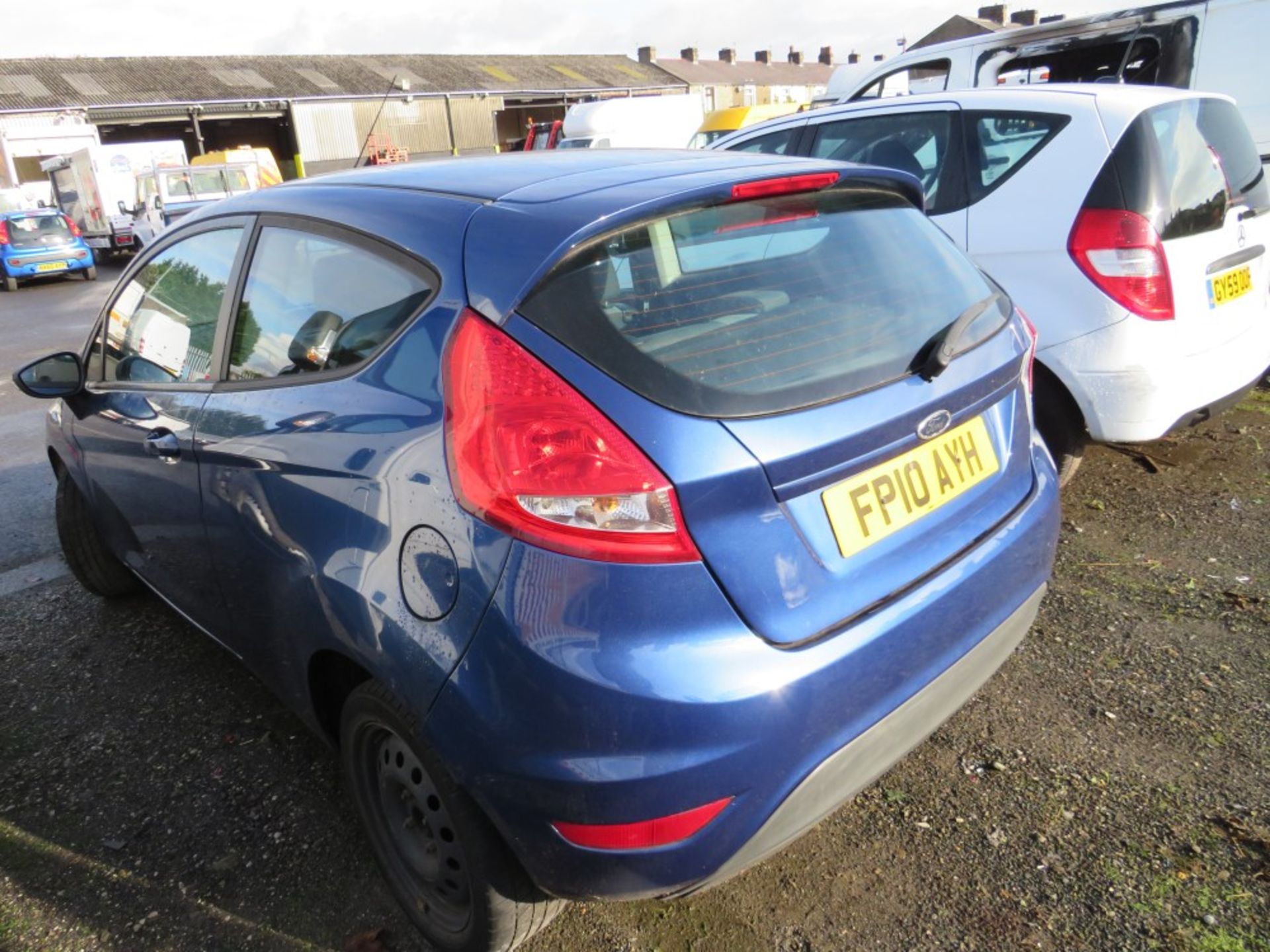10 reg FORD FIESTA EDGE TDCI 68 3 DOOR HATCHBACK (ACCIDENT DAMAGED, RUNS BUT NOT FIT TO DRIVE) ( - Image 3 of 6