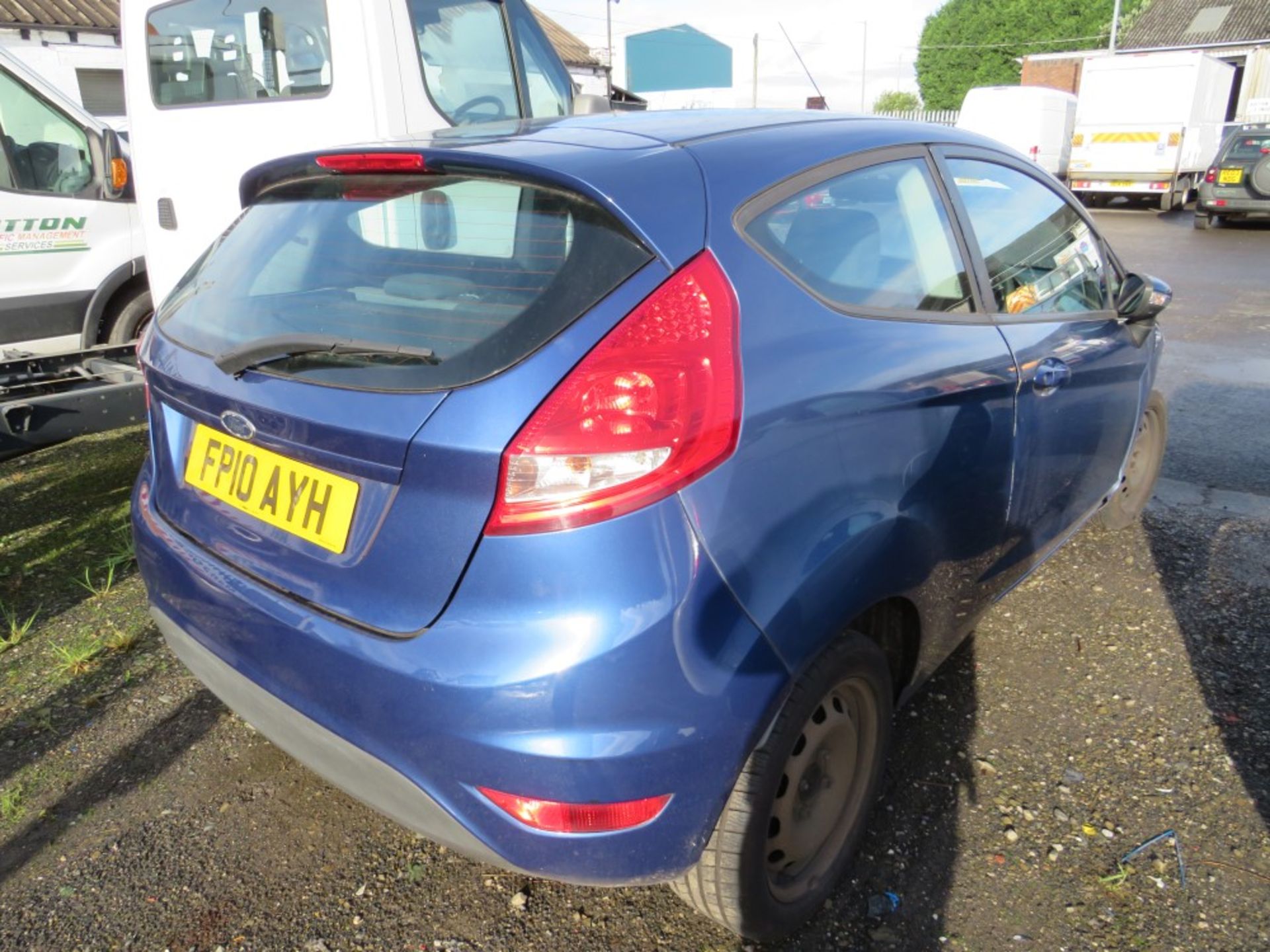 10 reg FORD FIESTA EDGE TDCI 68 3 DOOR HATCHBACK (ACCIDENT DAMAGED, RUNS BUT NOT FIT TO DRIVE) ( - Image 4 of 6