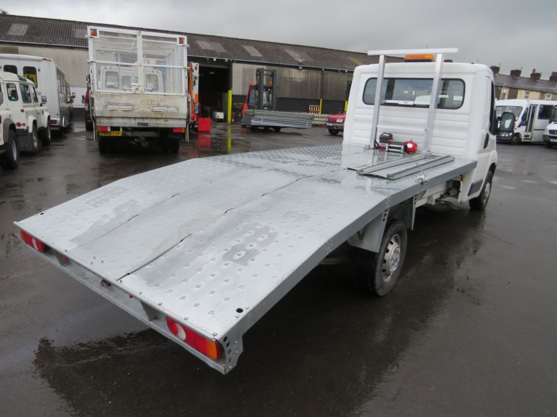 67 reg CITROEN RELAY RECOVERY TRUCK (RUNS BUT ENGINE VERY NOISY) 1ST REG 09/17, 97583M, V5 HERE, 2 - Image 4 of 6