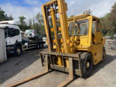 HENLEY ALL TERRAIN FORK LIFT TRUCK (LOCATION BLACKBURN) HUGE LIFTING CAPACITY, RUNS & DRIVES,