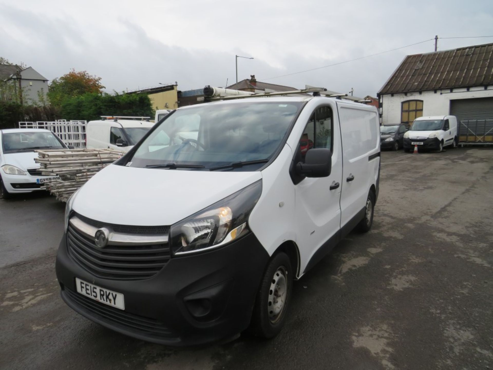 15 reg VAUXHALL VIVARO 2900 CDTI ECOFLEX (ON VCAR CAT N - SEE PHOTO FOR DAMAGE) 1ST REG 03/15, - Image 2 of 8