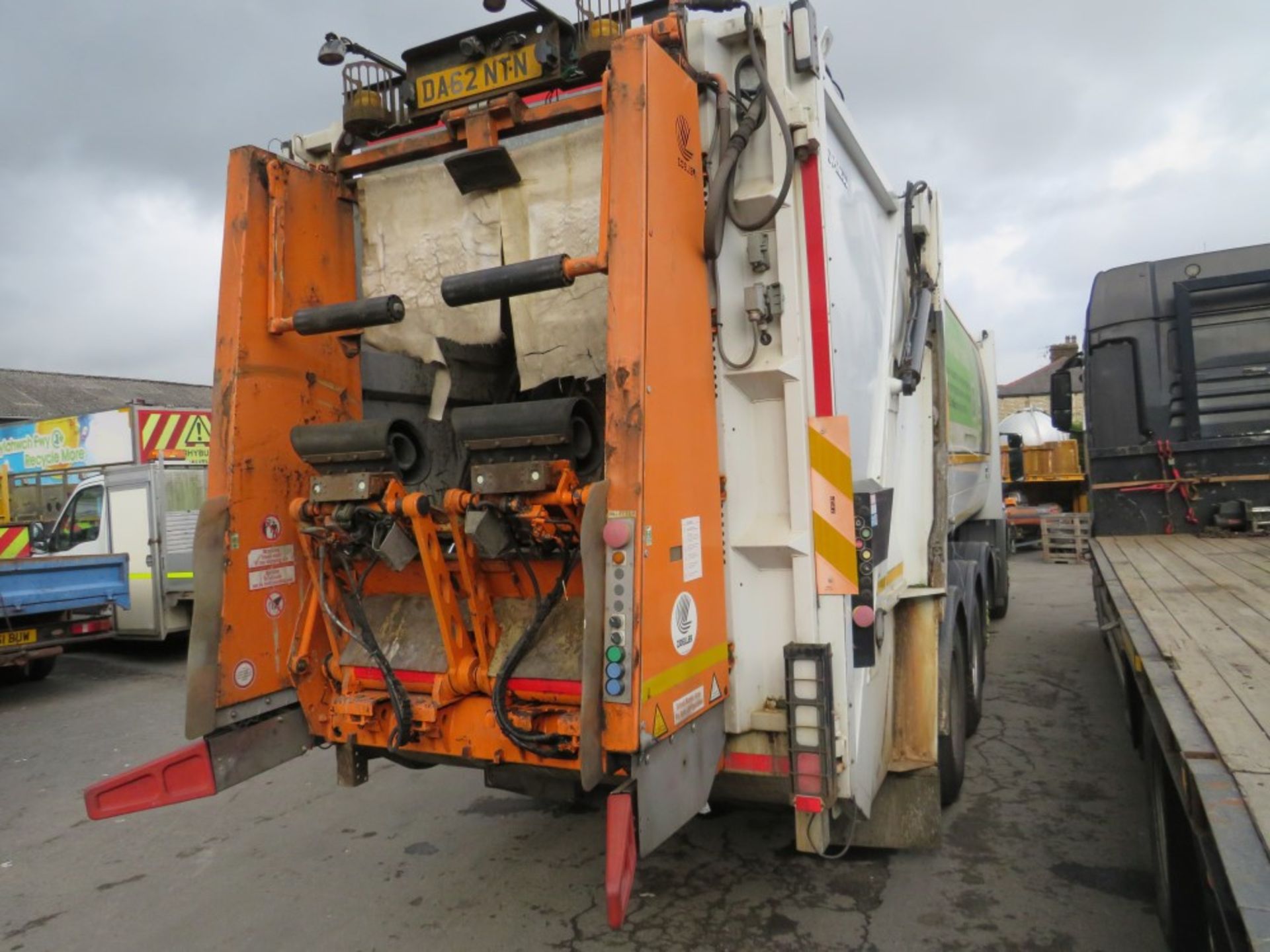 62 reg MERCEDES ECONIC REFUSE WAGON (DIRECT COUNCIL) 1ST REG 12/12, TEST 11/21, 105139KM, V5 HERE, 1 - Image 4 of 6