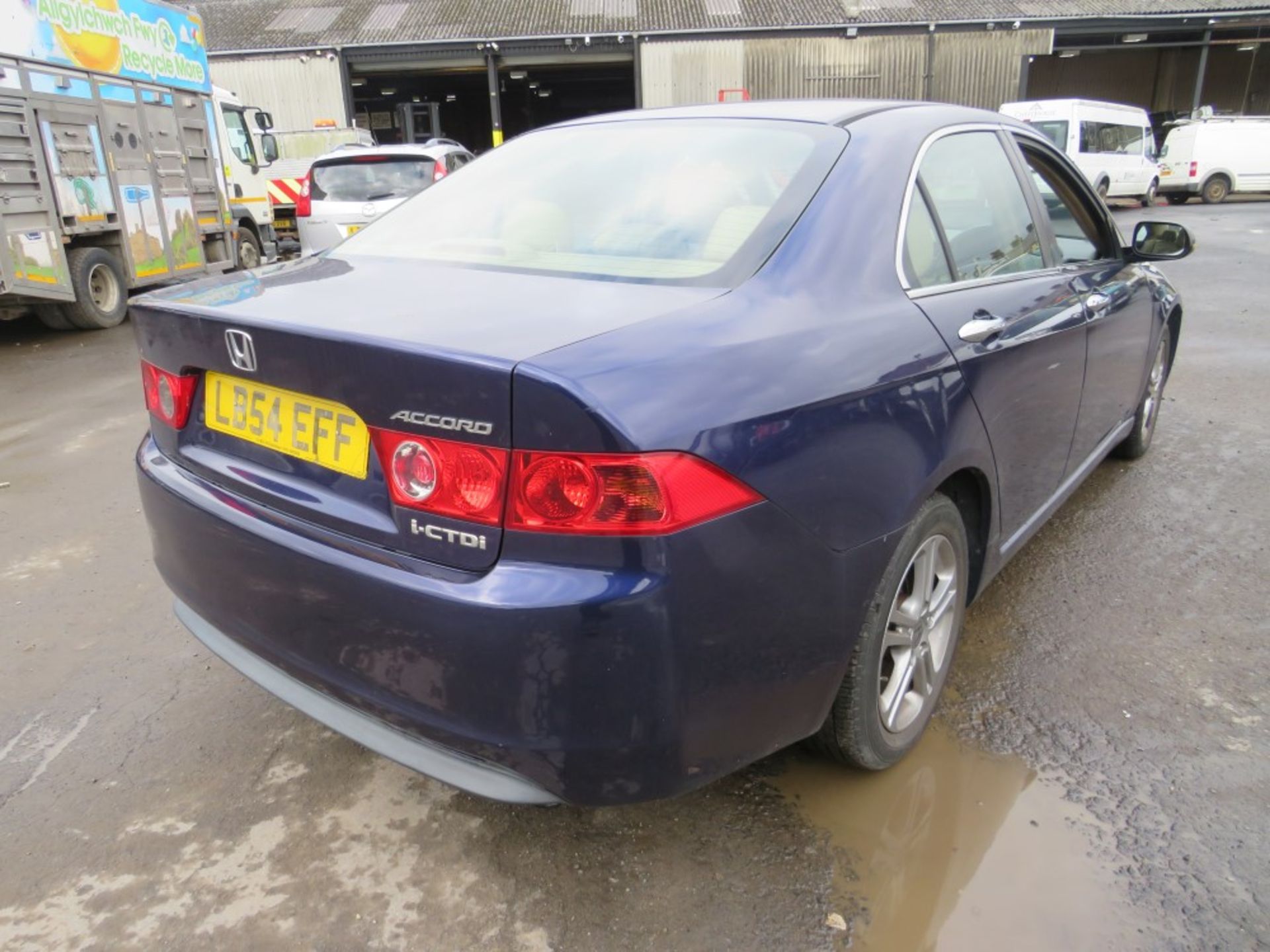 54 reg HONDA ACCORD, 1ST REG 01/05, TEST 06/22, 123615M, NO V5 [NO VAT] - Image 4 of 6