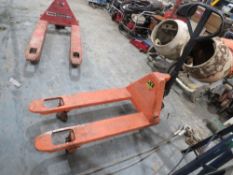 PALLET TRUCK [NO VAT]