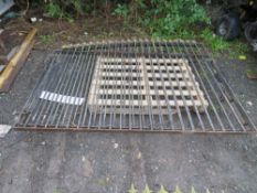 SET OF GARDEN GATES [NO VAT]