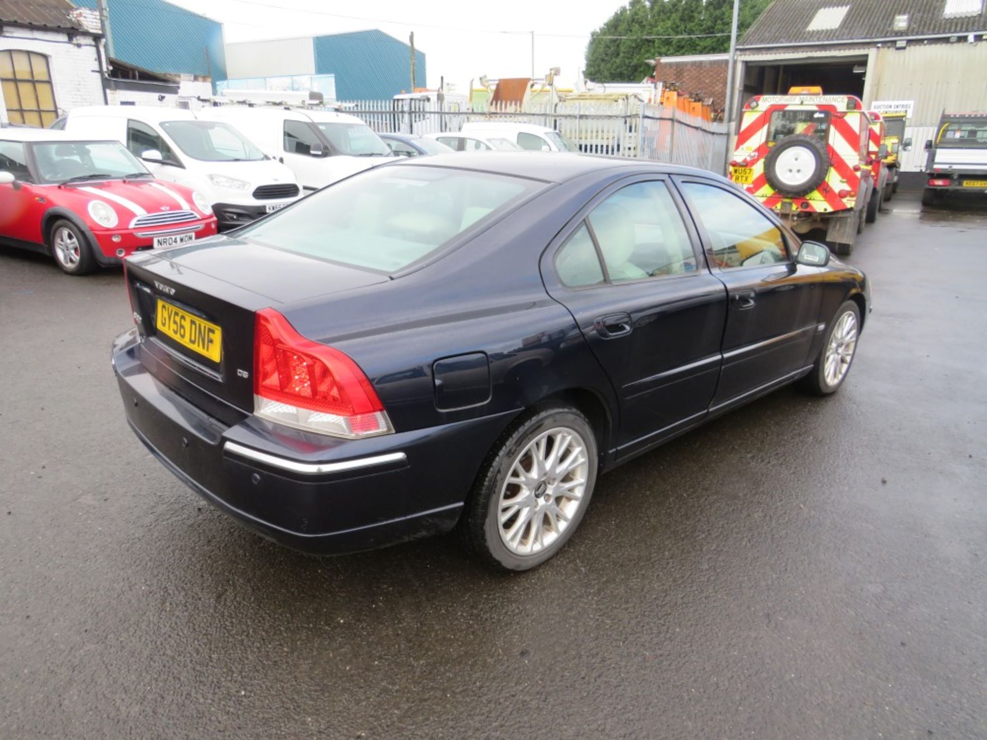 56 reg VOLVO S60 SE D5 AUTO, 1ST REG 10/06, TEST 07/22, 159515M, V5 HERE, 3 FORMER KEEPERS [NO VAT] - Image 4 of 6