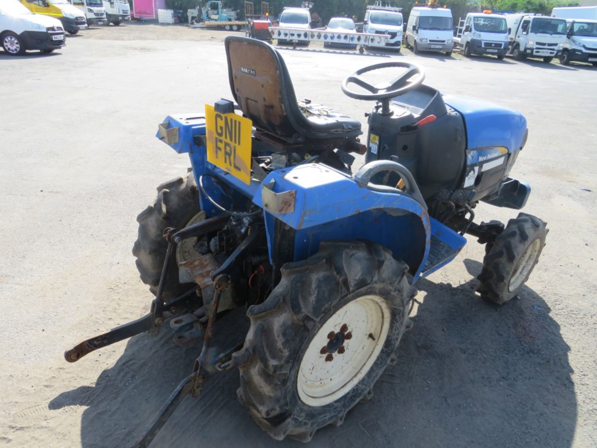 11 reg NEW HOLLAND TC240 TRACTOR, 6487 HOURS, NO V5 [NO VAT] - Image 4 of 5