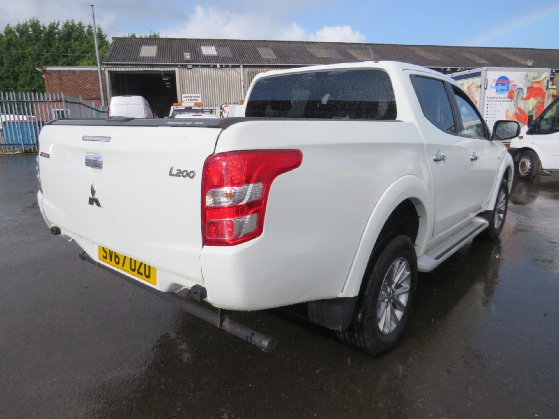 67 reg MITSUBISHI L200 TITAN DI-D PICKUP, 1ST REG 09/17, 121728M WARRANTED, V5 HERE, 1 OWNER FROM - Image 4 of 6