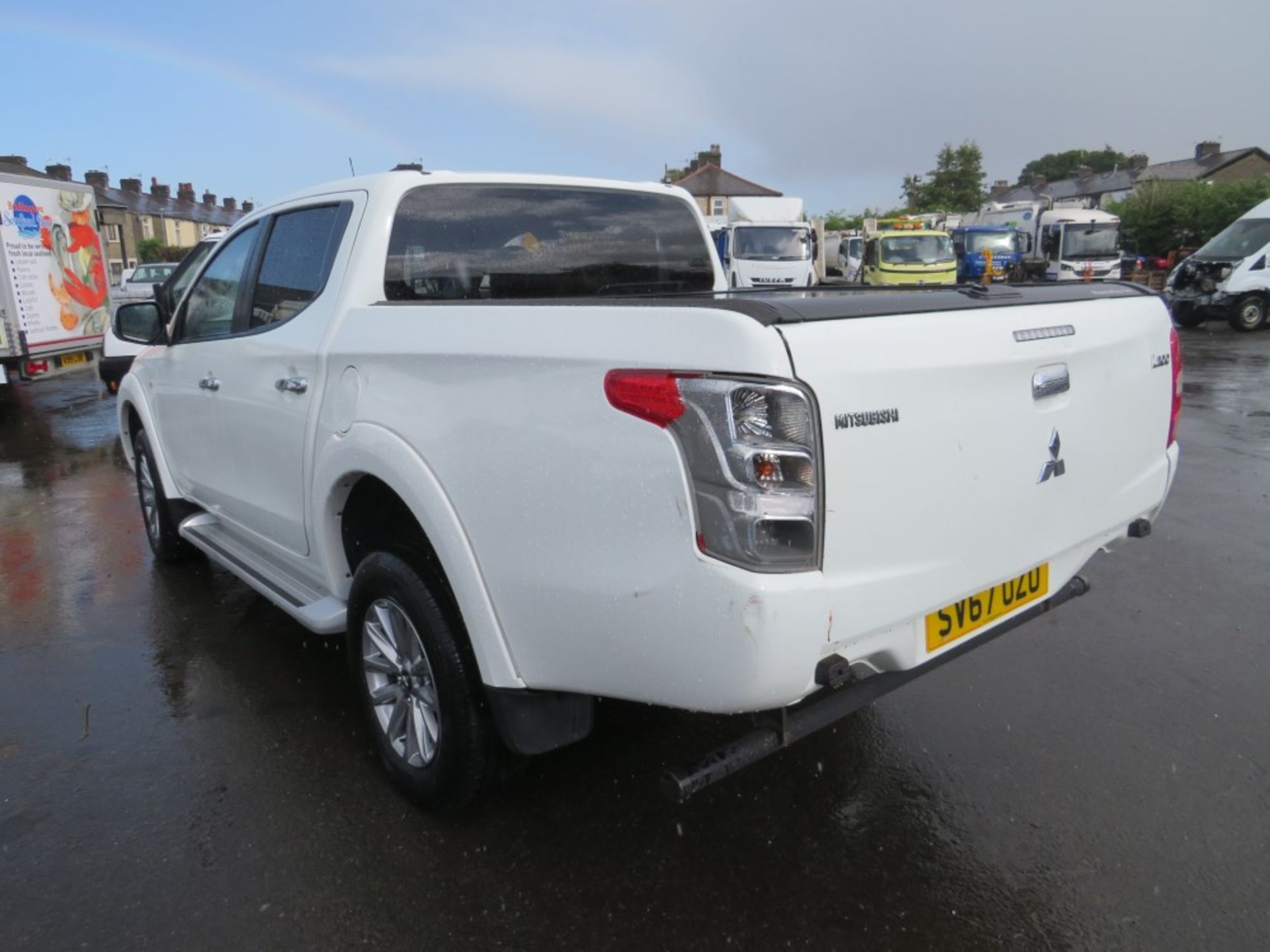 67 reg MITSUBISHI L200 TITAN DI-D PICKUP, 1ST REG 09/17, 121728M WARRANTED, V5 HERE, 1 OWNER FROM - Image 3 of 6