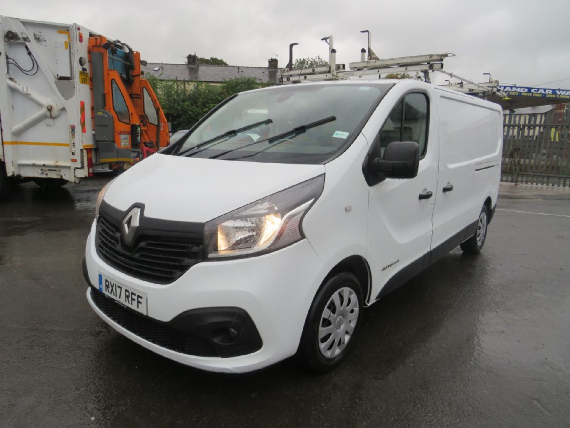 17 reg RENAULT TRAFFIC LL29 BUSINESS ENERGY L2 HI, AIR CON, SAT NAV, PHONE SYSTEM, COLOUR CODED - Image 2 of 7