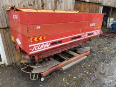 KUHN PRECIS 2000 SPREADER (LOCATION BLACKBURN) (RING FOR COLLECTION DETAILS) [NO VAT]