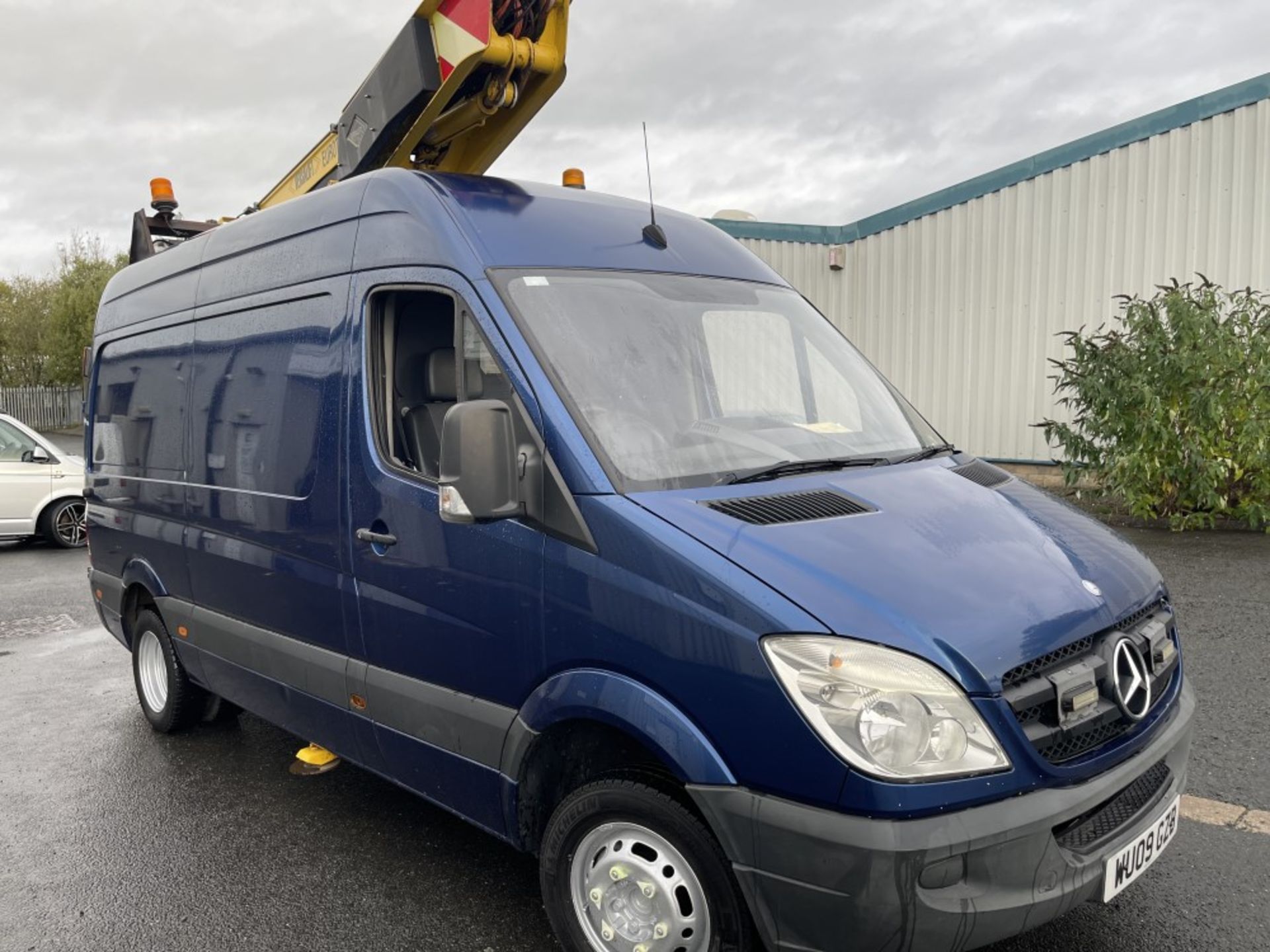 09 reg MERCEDES SPRINTER C/W VERSALIFT 36NF HOIST (LOCATION NELSON) 1ST REG 07/09, TEST 11/21, - Image 2 of 9