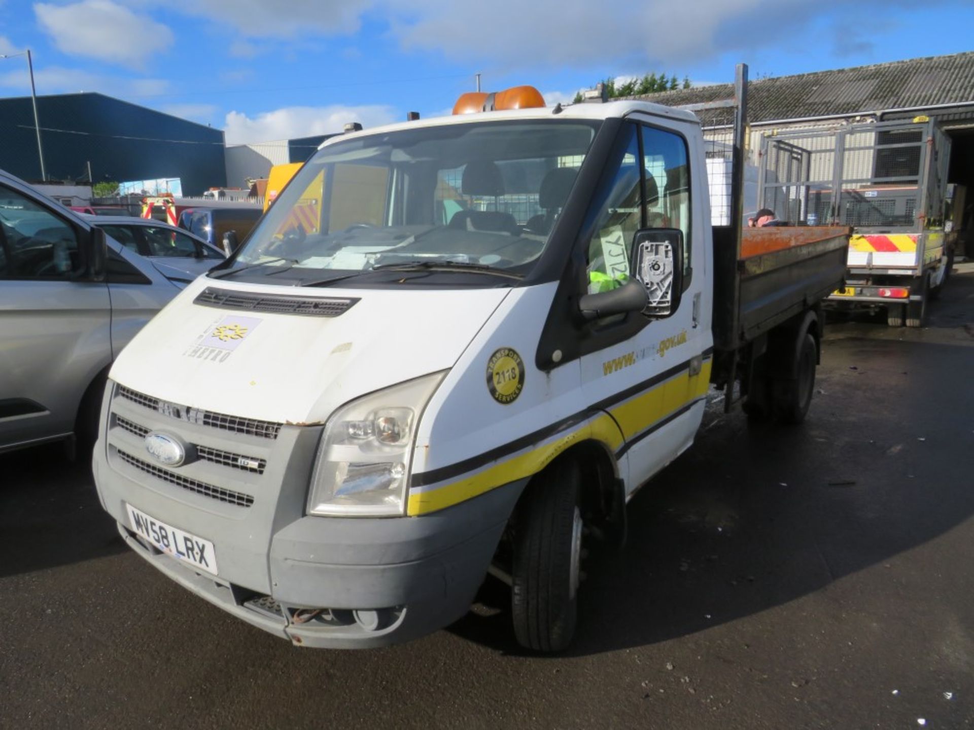 58 reg FORD TRANSIT 100 T350M RWD TIPPER (NON RUNNER) (DIRECT COUNCIL) 1ST REG 09/08, V5 HERE, 1 - Image 2 of 5