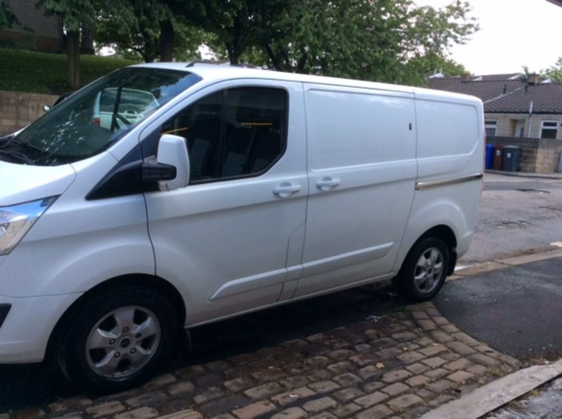 18 reg FORD TRANSIT CUSTOM 290 LIMITED, 1ST RE 04/18, 54700M WARRANTED,PART HISTORY, LOCKING WHEEL - Image 2 of 6