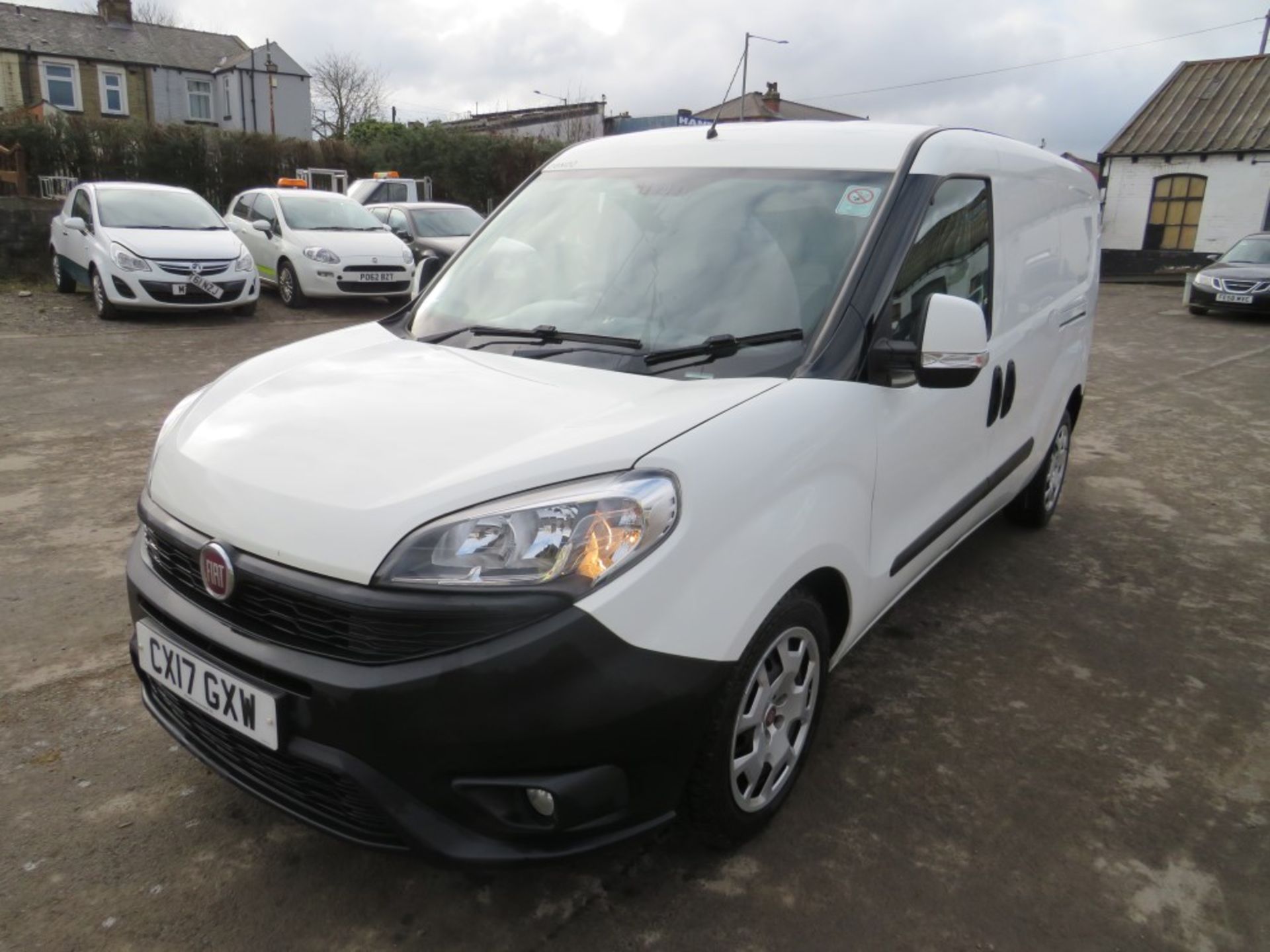 17 reg FIAT DOBLO 16 SX MAXI MULTIJET 11 FRIDGE VAN (UNITED UTILITIES WATER) 1ST REG 03/17, 154763M, - Image 2 of 7