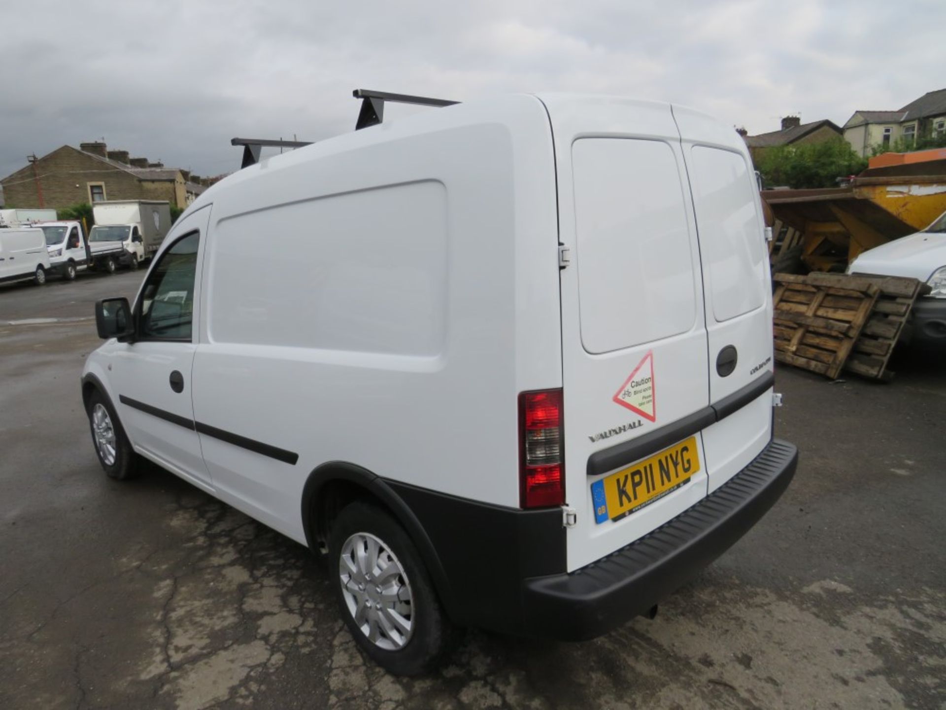 11 reg VAUXHALL COMBO 1700 ECOFLEX, 1ST REG 07/11, 141052M, V5 HERE, 1 OWNER FROM NEW [+ VAT] - Image 3 of 7