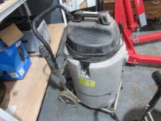 NUMATIC WET AND DRY VACUUM [NO VAT]