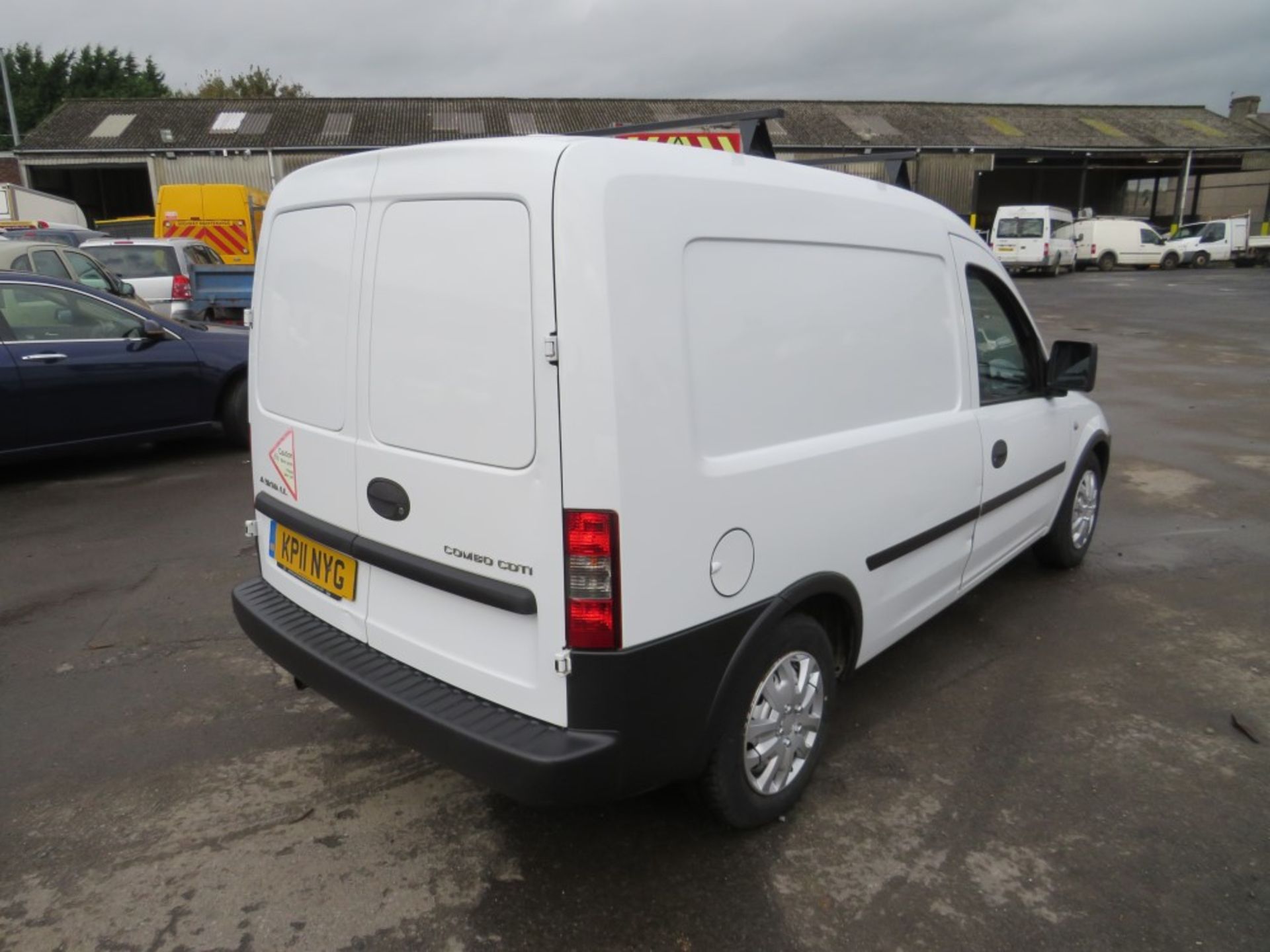 11 reg VAUXHALL COMBO 1700 ECOFLEX, 1ST REG 07/11, 141052M, V5 HERE, 1 OWNER FROM NEW [+ VAT] - Image 4 of 7