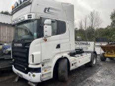 2005 SCANIA R580 V8 - RUNS & DRIVES FOR LOADING ONLY (LOCATION BLACKBURN) VEHICLE IS MISSING