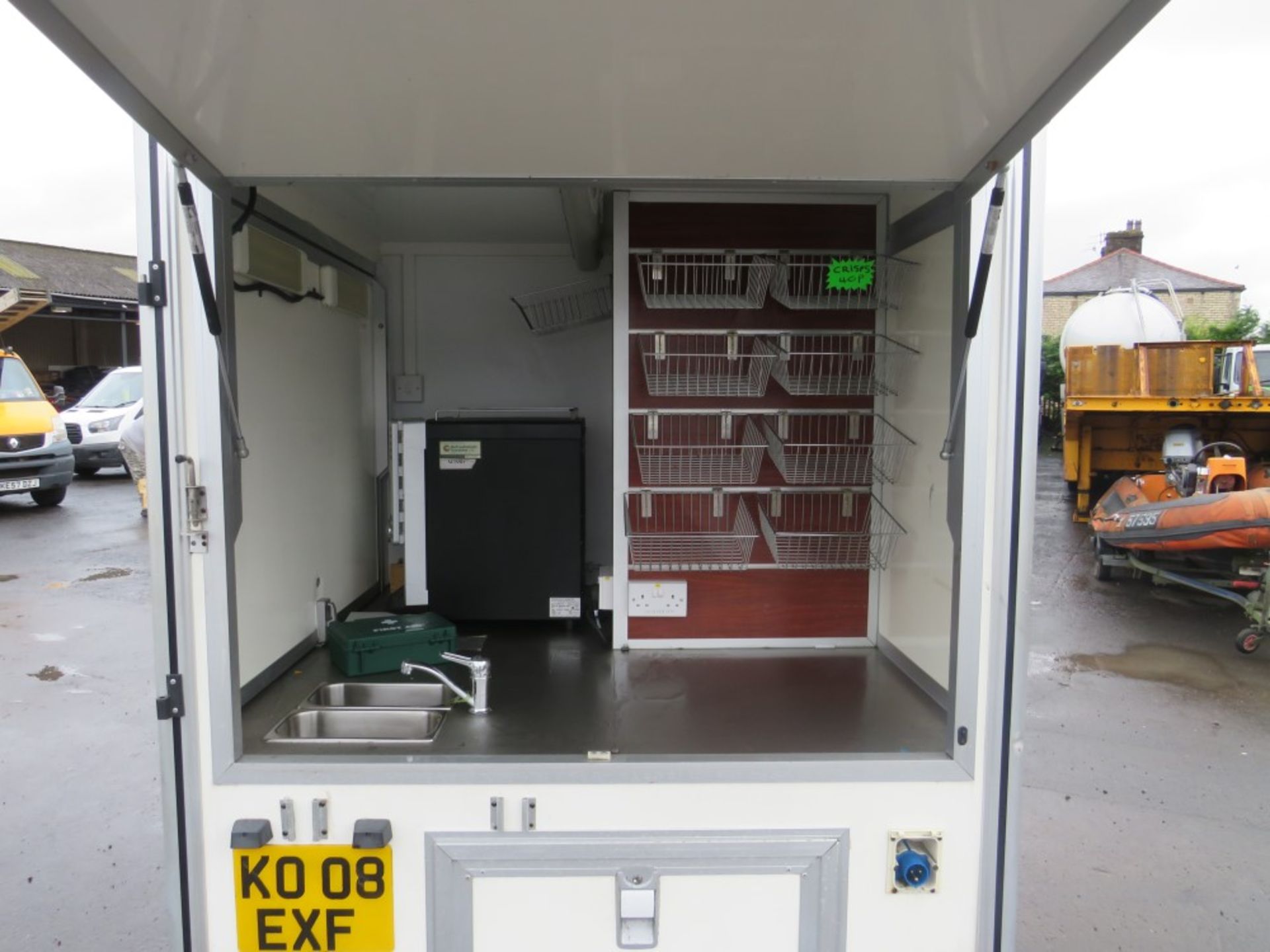 08 reg AIXAM MEGA MULTITRUCK 600D MOBILE CATERING UNIT, 1ST REG 07/08, 10990KM WARRANTED, V5 HERE, 2 - Image 5 of 9