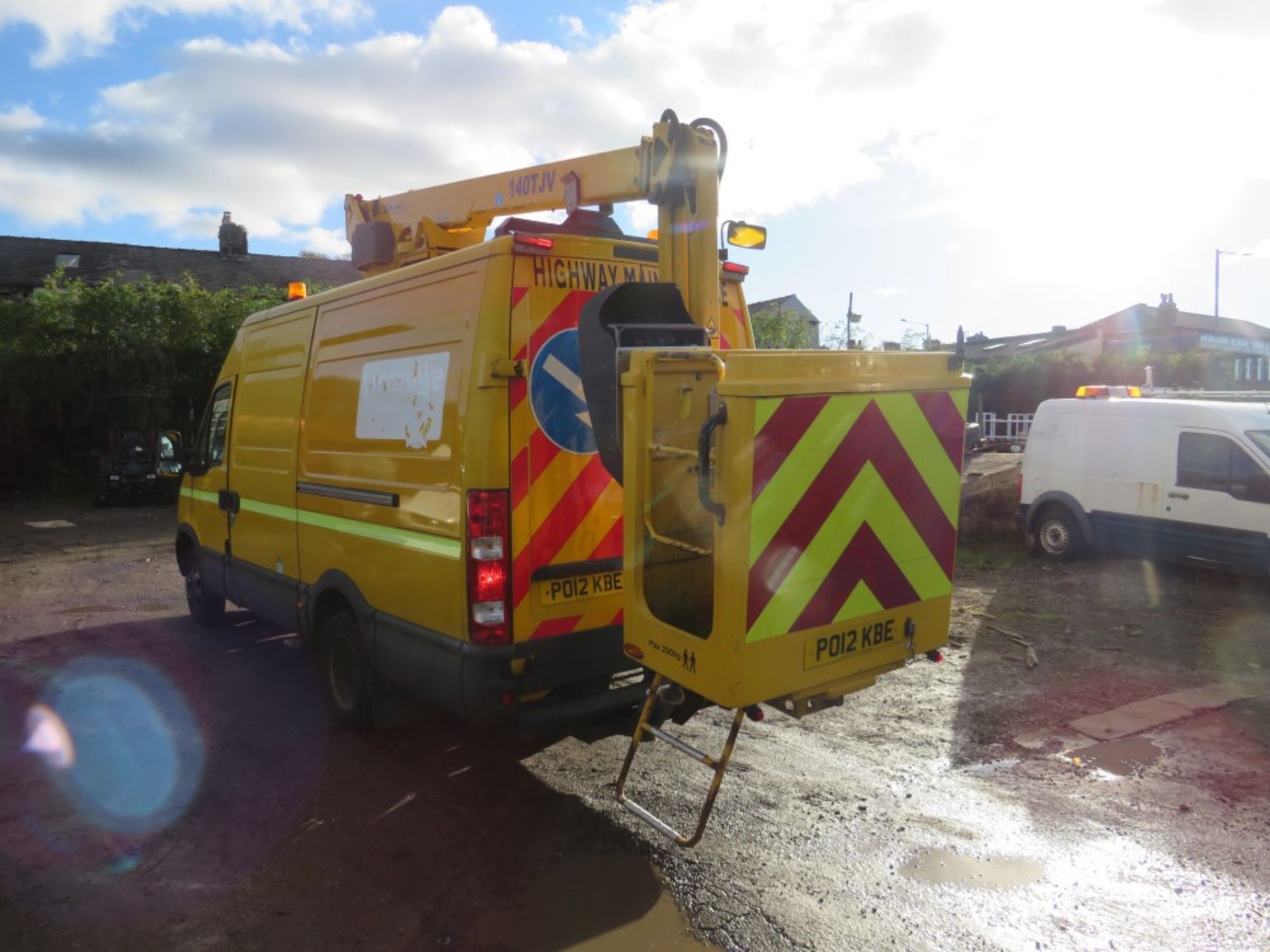 12 reg IVECO DAILY 50C15 C/W SKY KING 140TJV HOIST (DIRECT COUNCIL) 1ST REG 06/14, TEST 05/22, - Image 3 of 7