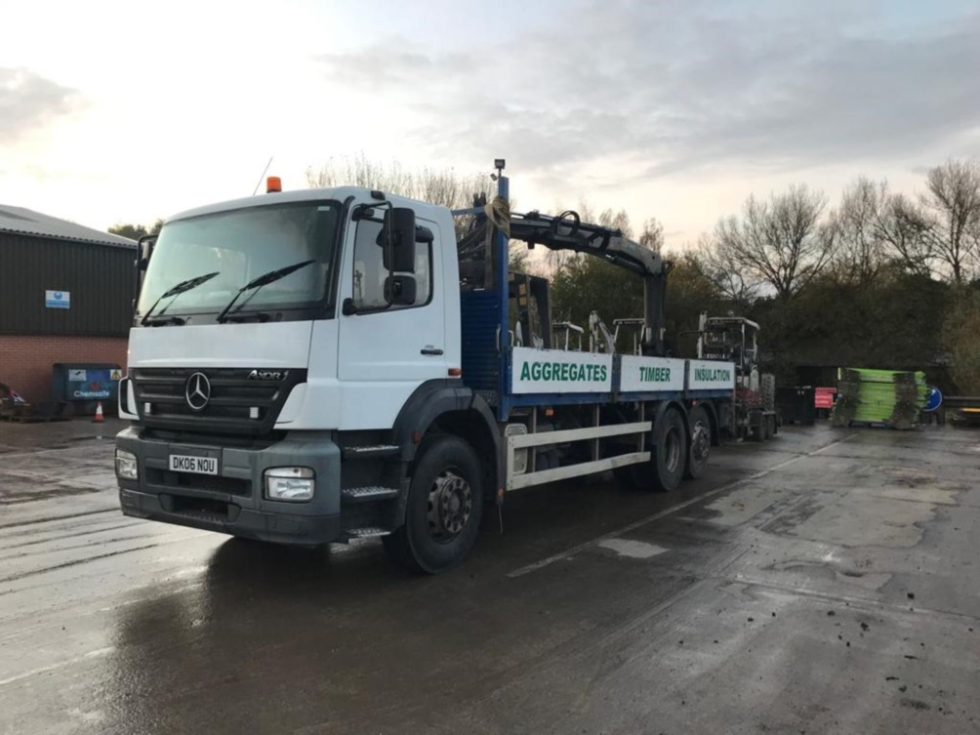 06 reg MERCEDES AXOR 6 WHL WAGON C/W REAR MOUNTED PALFINGER PK12000 CRANE & KINSHOFFER BRICK GRAB ( - Image 3 of 12