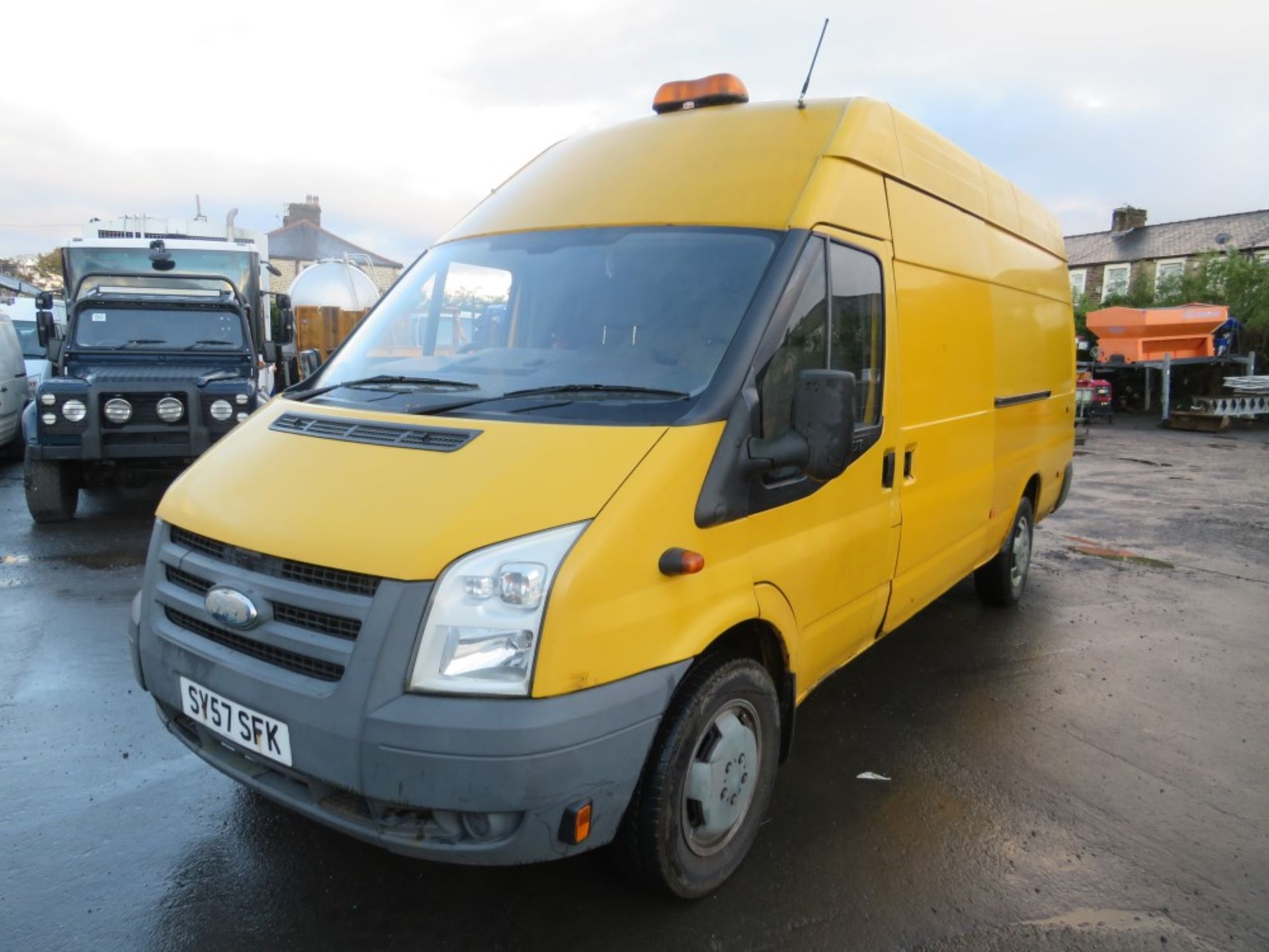 57 reg FORD TRANSIT 115 T350EF RWD, 1ST REG 09/07, 119084M, V5 HERE, 2 FORMER KEEPERS [NO VAT] - Image 2 of 7