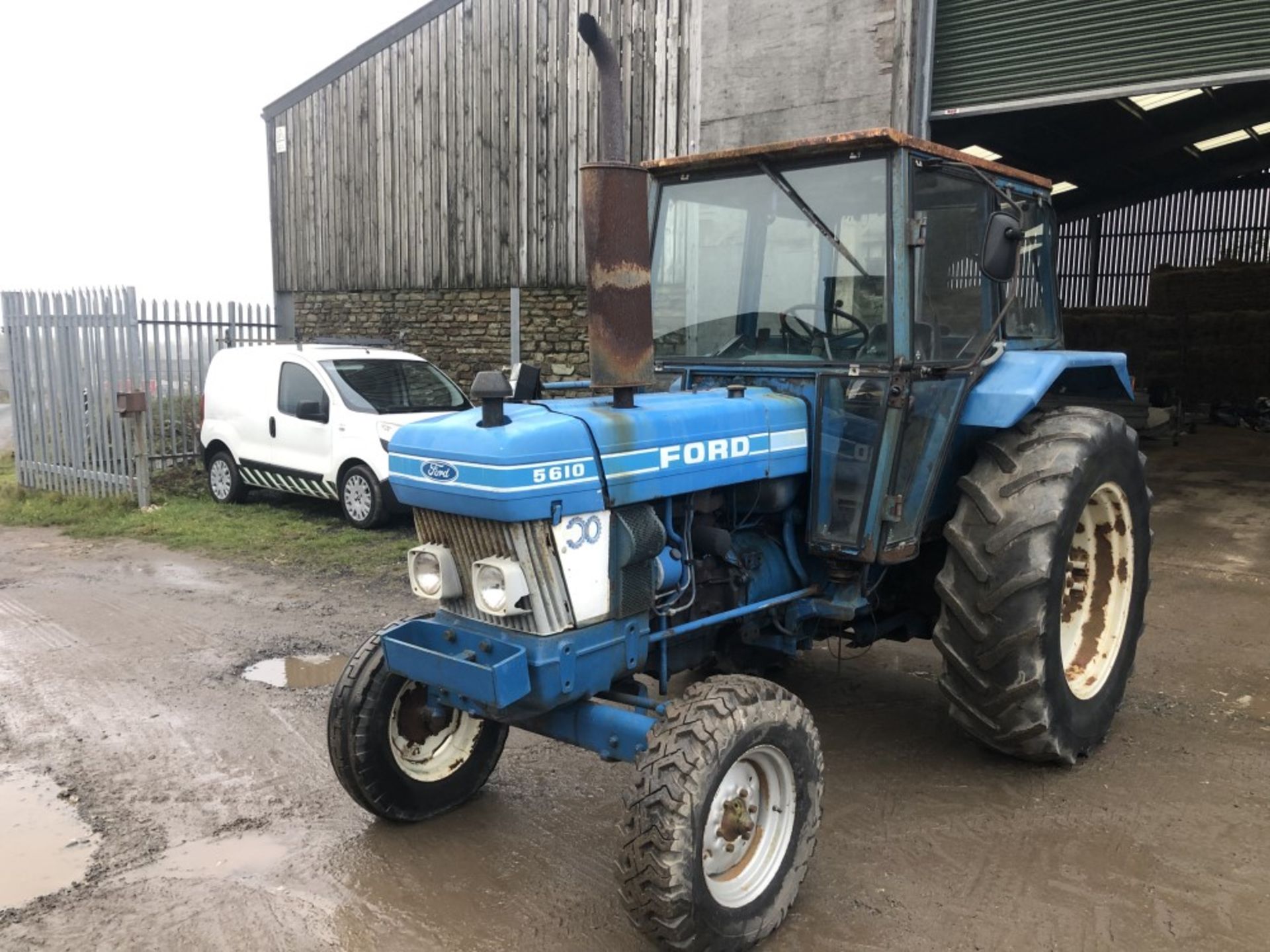 A reg FORD 5610 TRACTOR (LOCATION EDENFIELD) 7028 HOURS NOT WARRANTED, NO V5 (RING FOR COLLECTION - Image 4 of 5