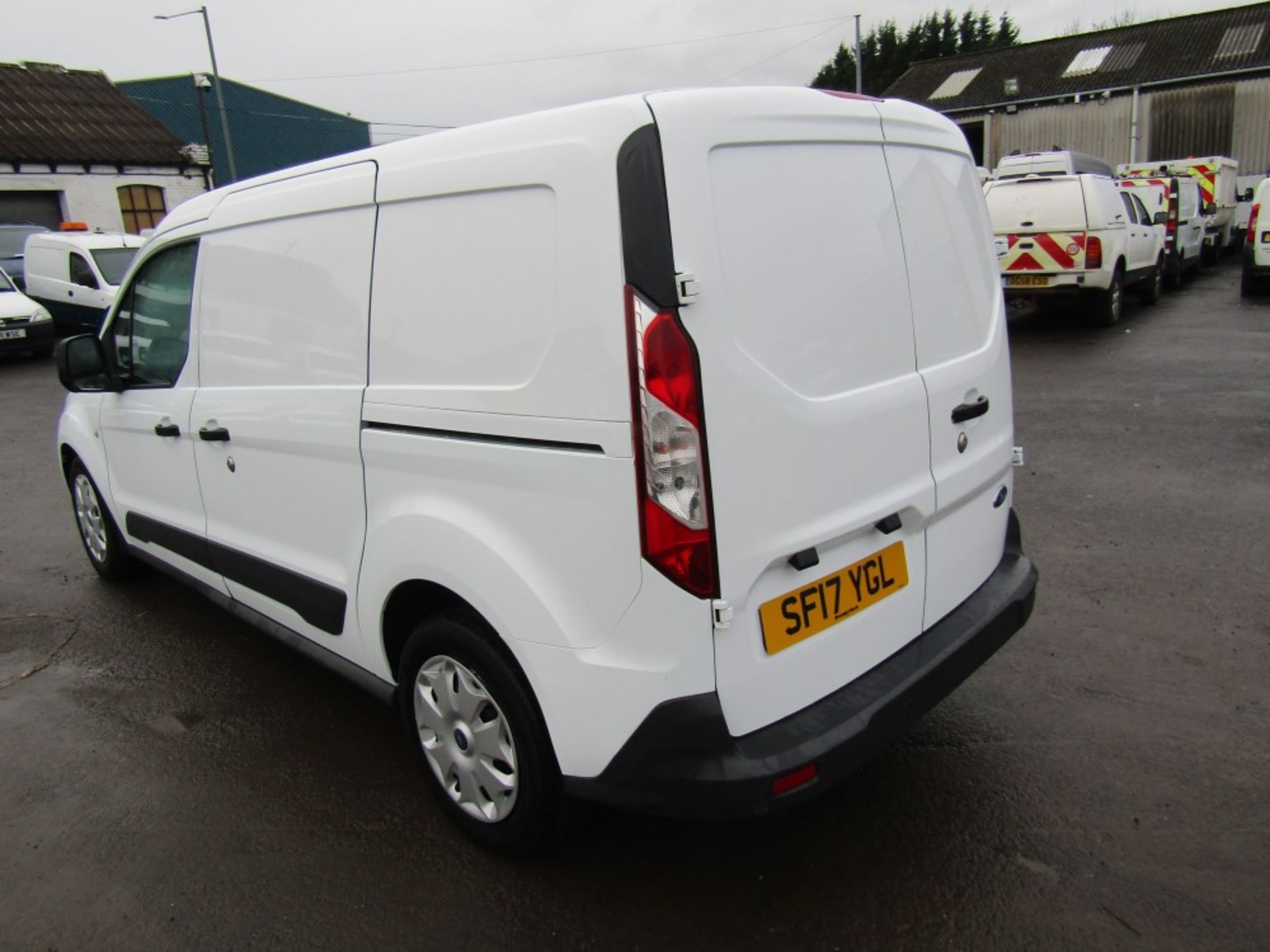 17 reg FORD TRANSIT CONNECT 210 TREND, 1ST REG 06/17, TEST 07/22, 95508M WARRANTED, V5 HERE, 1 OWNER - Image 3 of 7