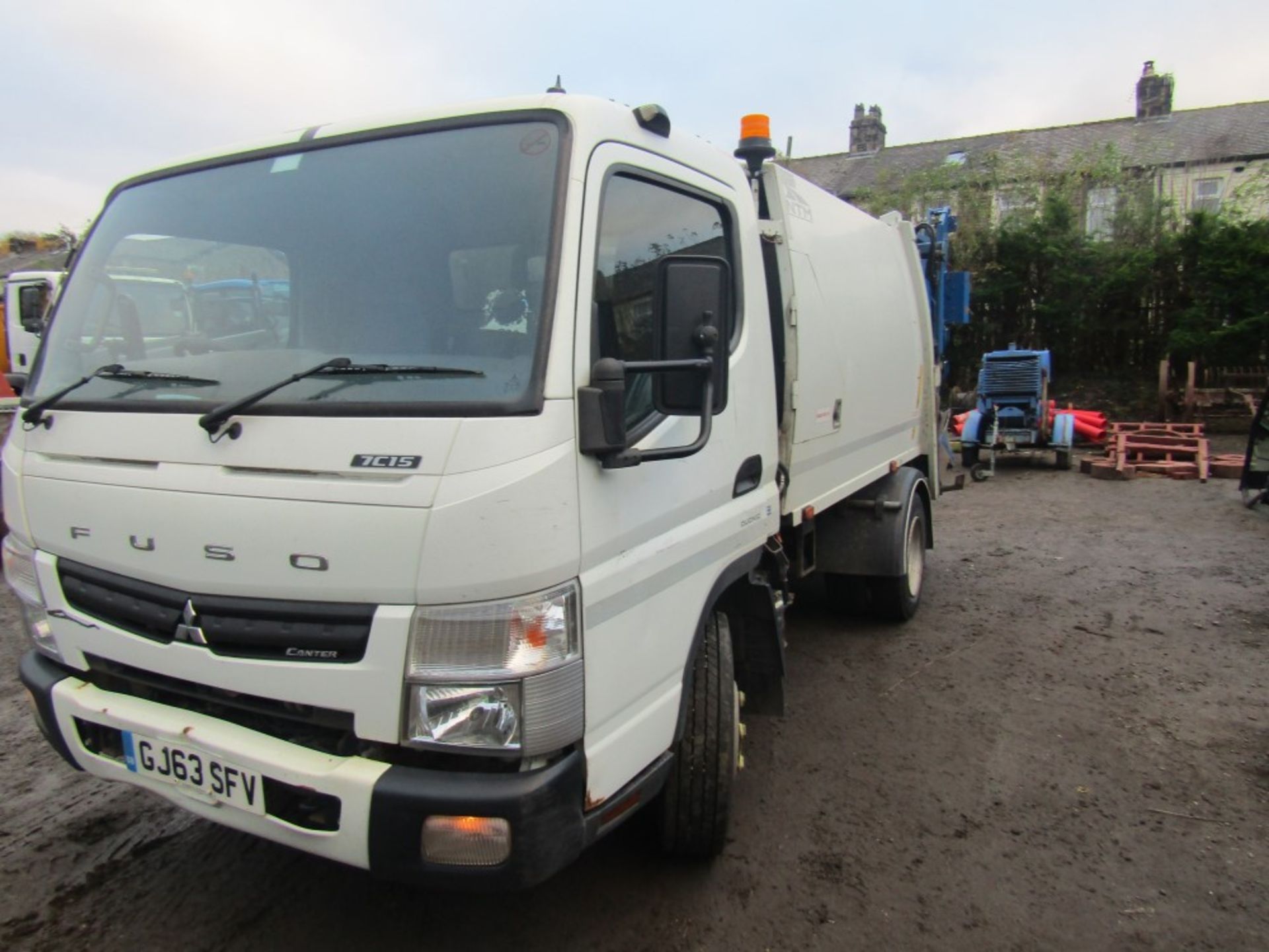 63 reg MITSUBISHI FUSO CANTER 7C1528 (DIRECT COUNCIL) 1ST REG 11/13, 121103M, V5 HERE, 1 FORMER - Image 2 of 6