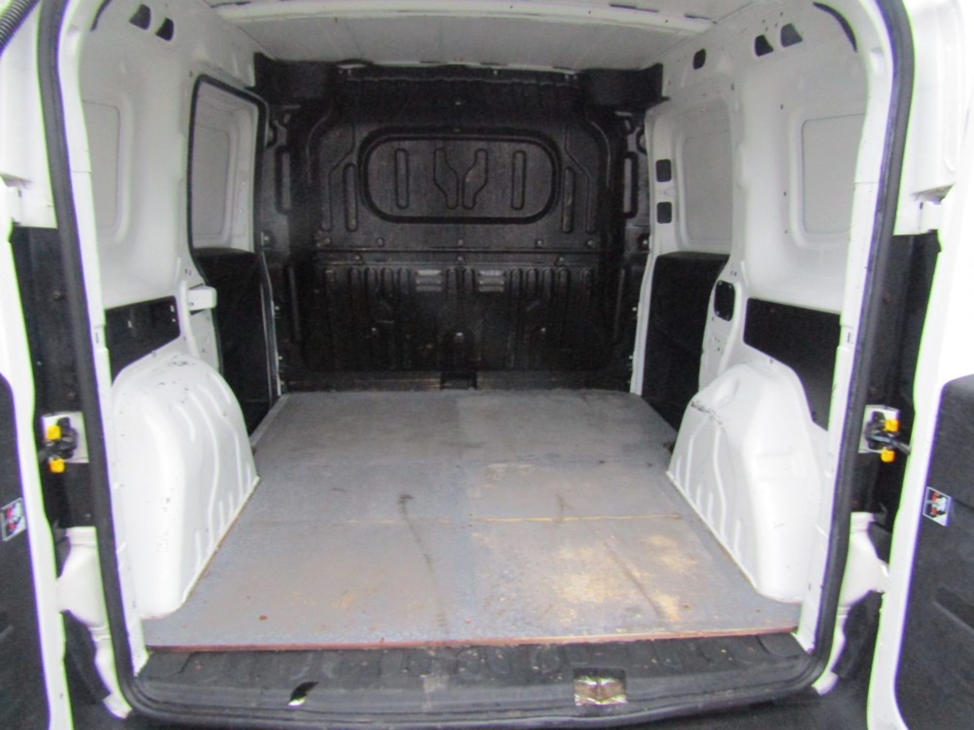 65 reg VAUXHALL COMBO 2000 L1H1 CDTI SS E-FLEX, 1ST REG 12/15, 121348M WARRANTED, V5 HERE, 1 OWNER - Image 5 of 7