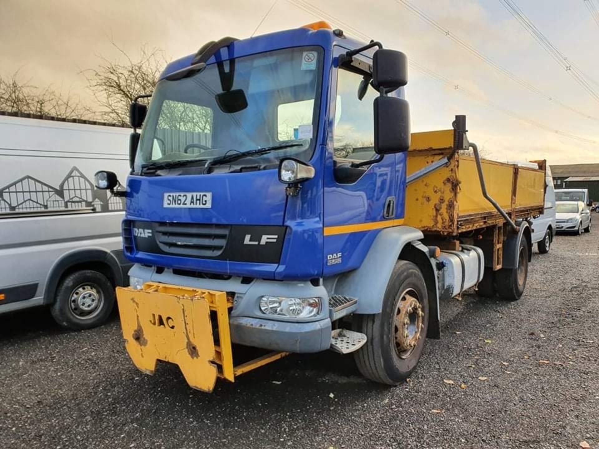 62 reg DAF FA LF55 TIPPER (LOCATION SHEFFIELD) 1ST REG 10/12, V5 HERE, 1 FORMER KEEPER - Image 2 of 4